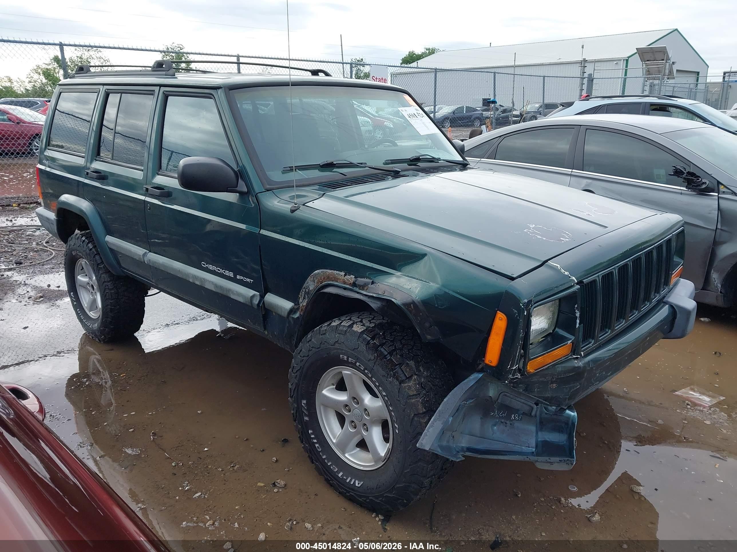 2001 Jeep Cherokee Sport, VIN 1J4FF48S01L524796 — Front end