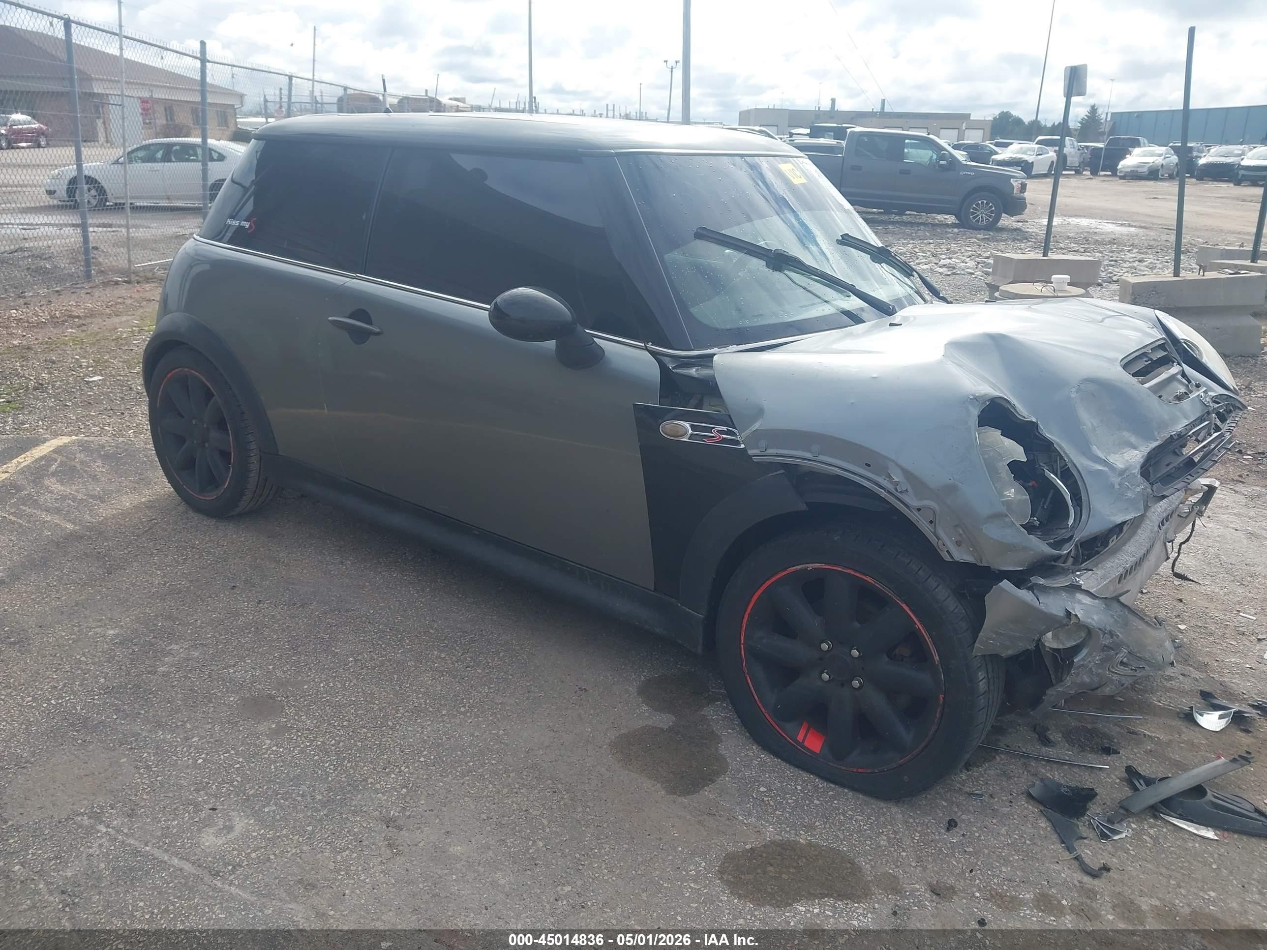 2002 MINI Hardtop S, VIN WMWRE33402TD55518 — Перед