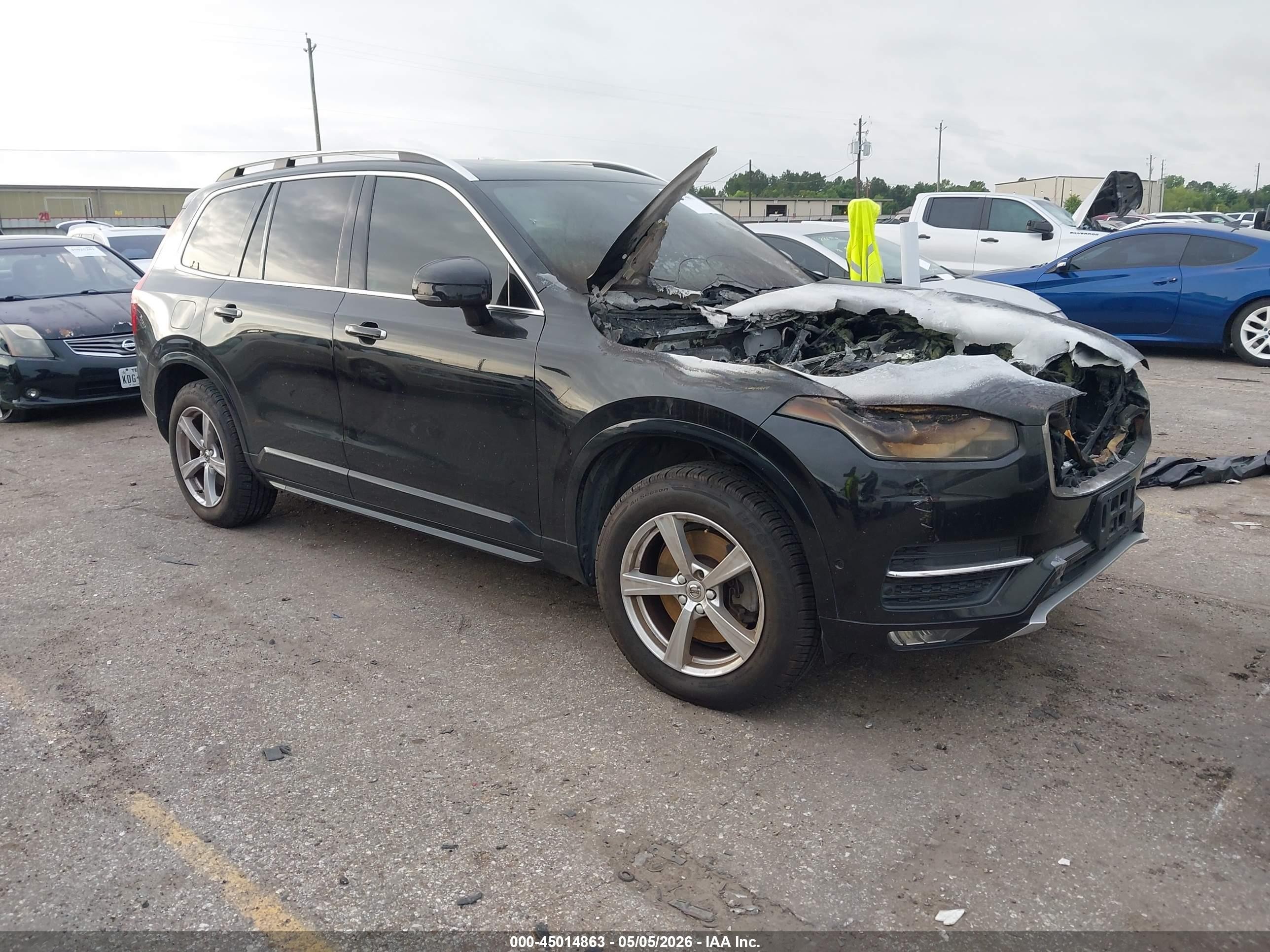 2017 Volvo XC90 Momentum, VIN YV4A22PK2H1143651 — Engine fire