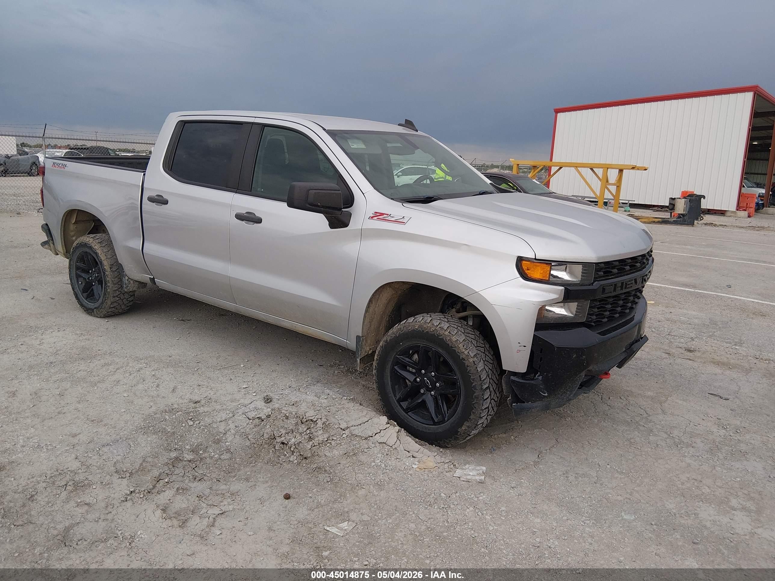 2021 Chevrolet Silverado 1500 Custom Trail Boss, VIN 1GCPYCEF1MZ290692 — Front end