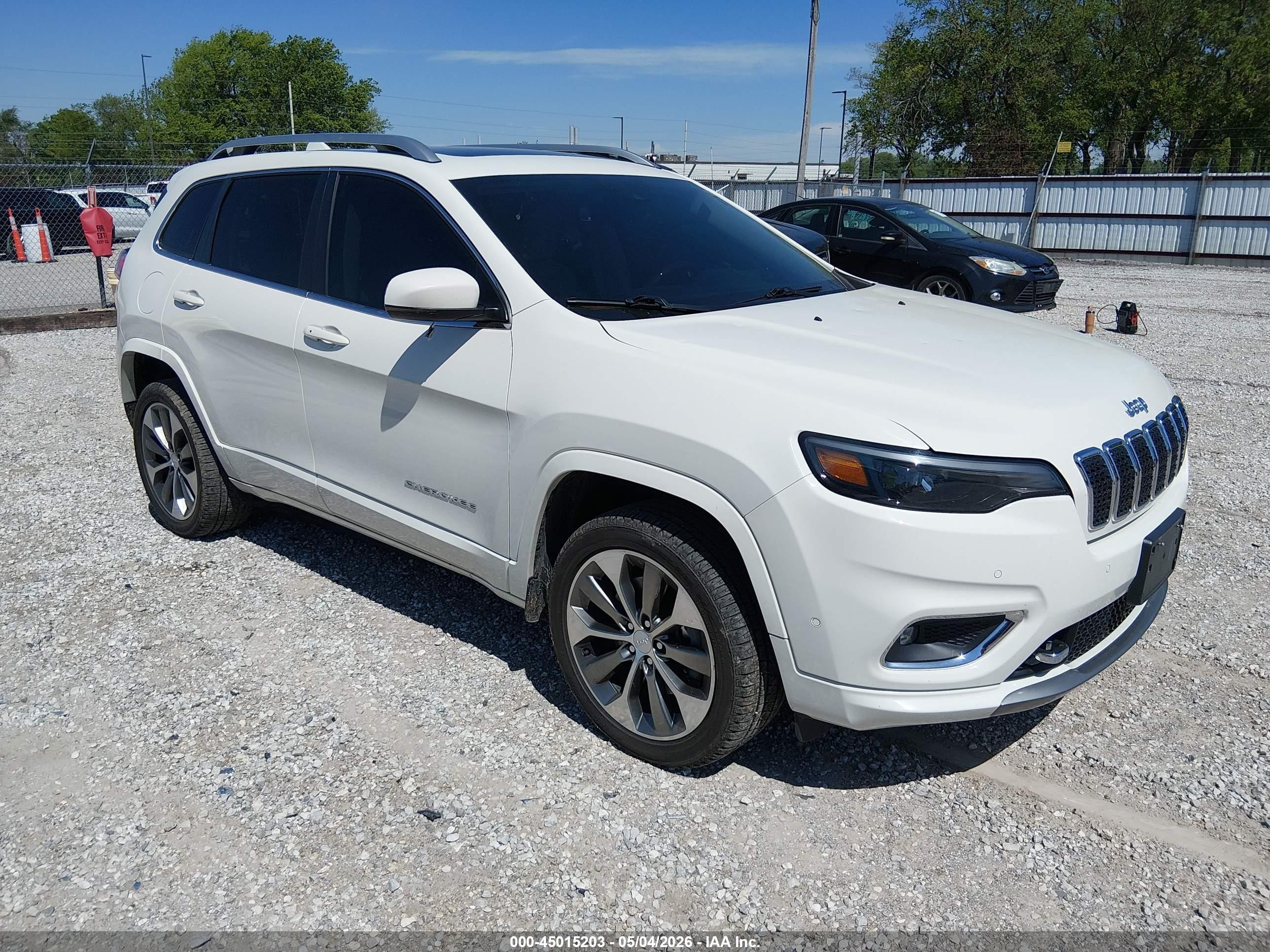 2019 Jeep Cherokee Overland, VIN 1C4PJMJX1KD374708 — Hail