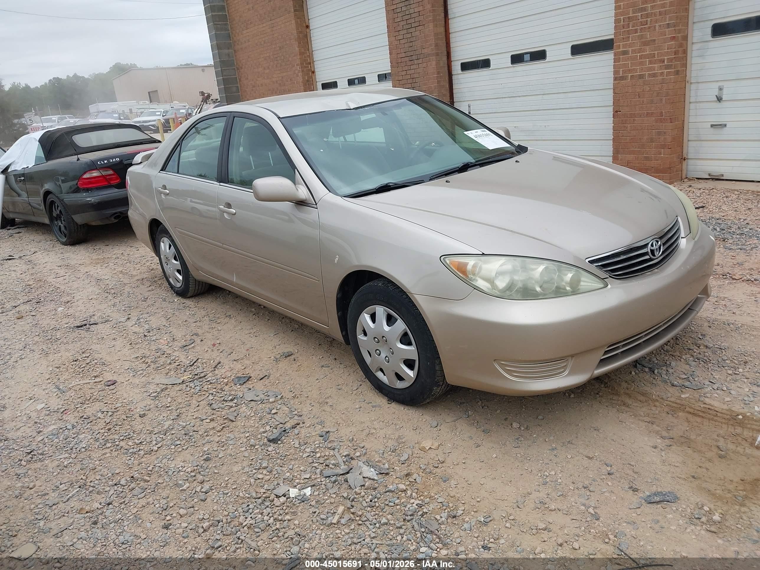 2005 Toyota Camry STD, VIN 4T1BE32K35U098799 — Roof