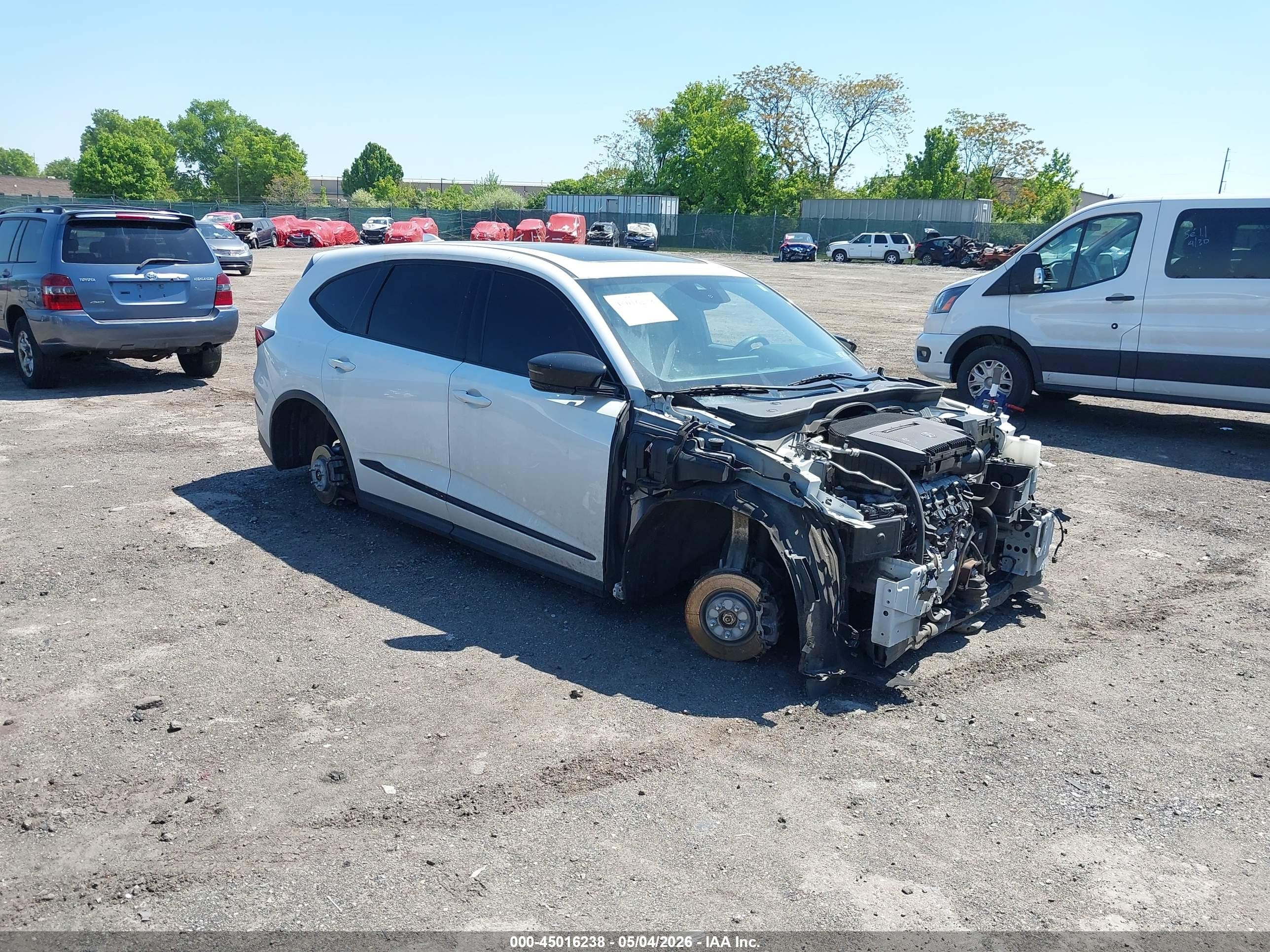 2022 Acura MDX w/A-Spec Package, VIN 5J8YE1H00NL005544 — Front end