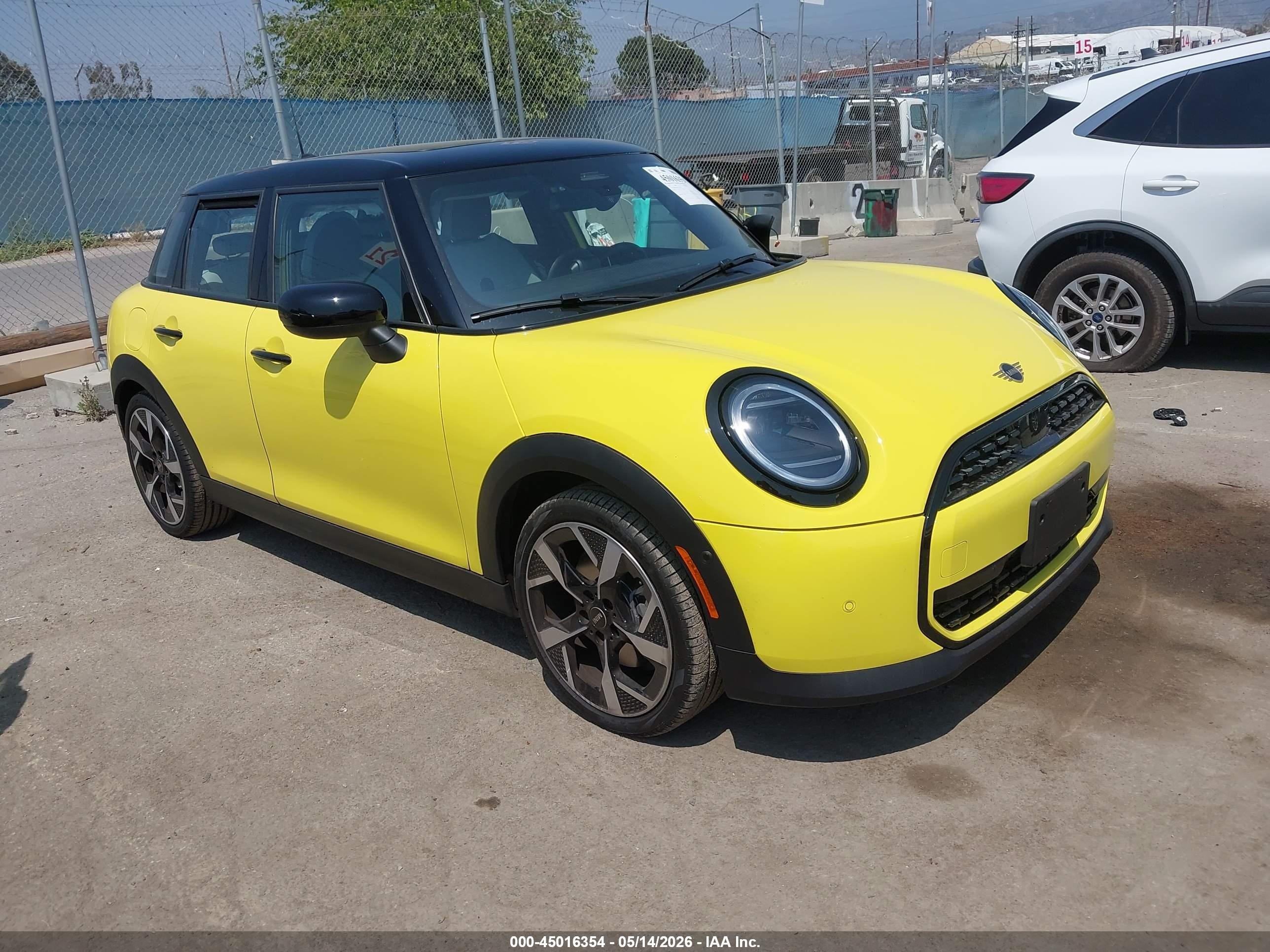 2026 MINI Hardtop 4 Door Cooper, VIN WMW43GD04T2Y26402 — Side