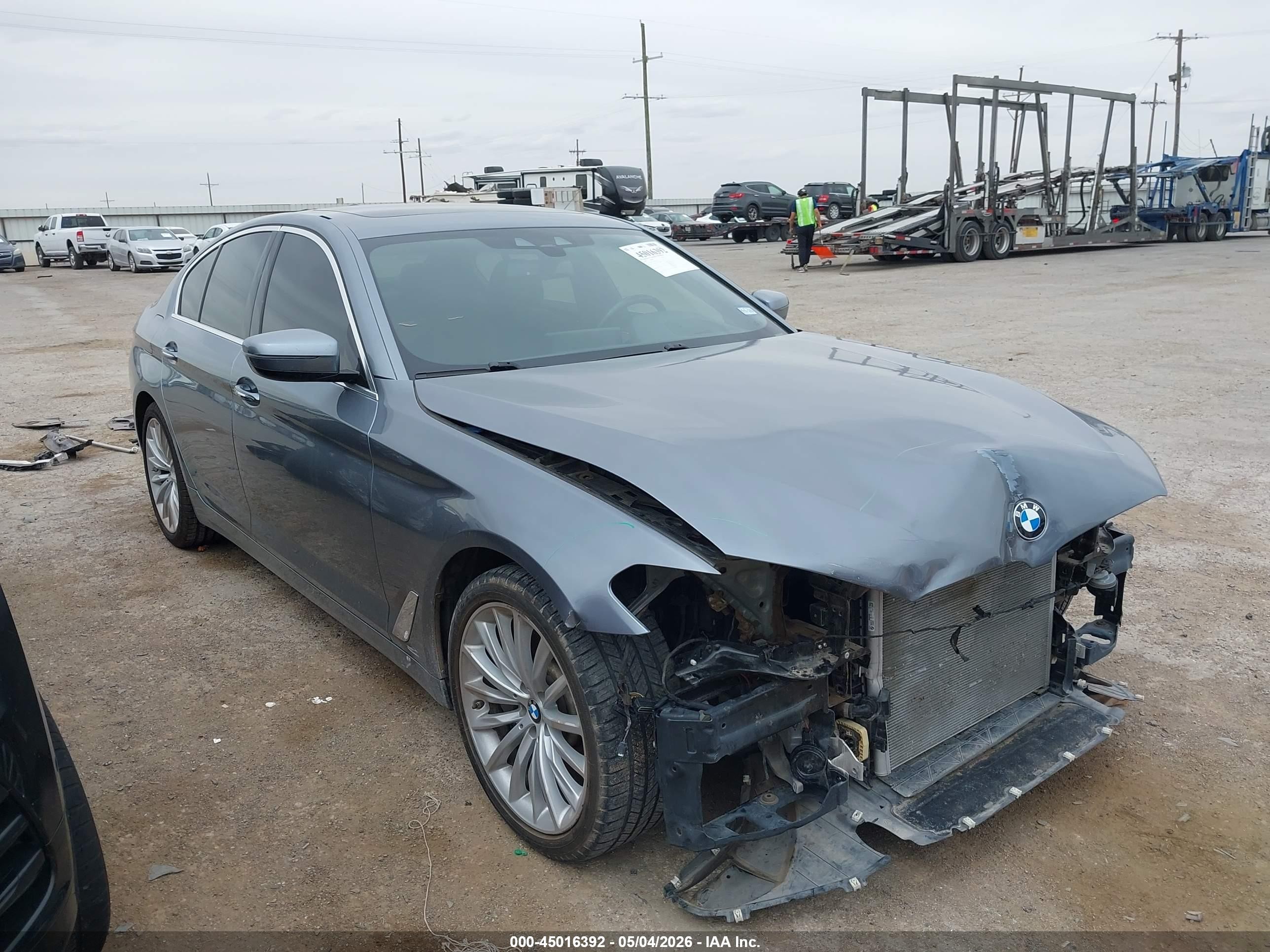 2018 BMW 5 Series 530i, VIN WBAJA5C54JWA39341 — Front end