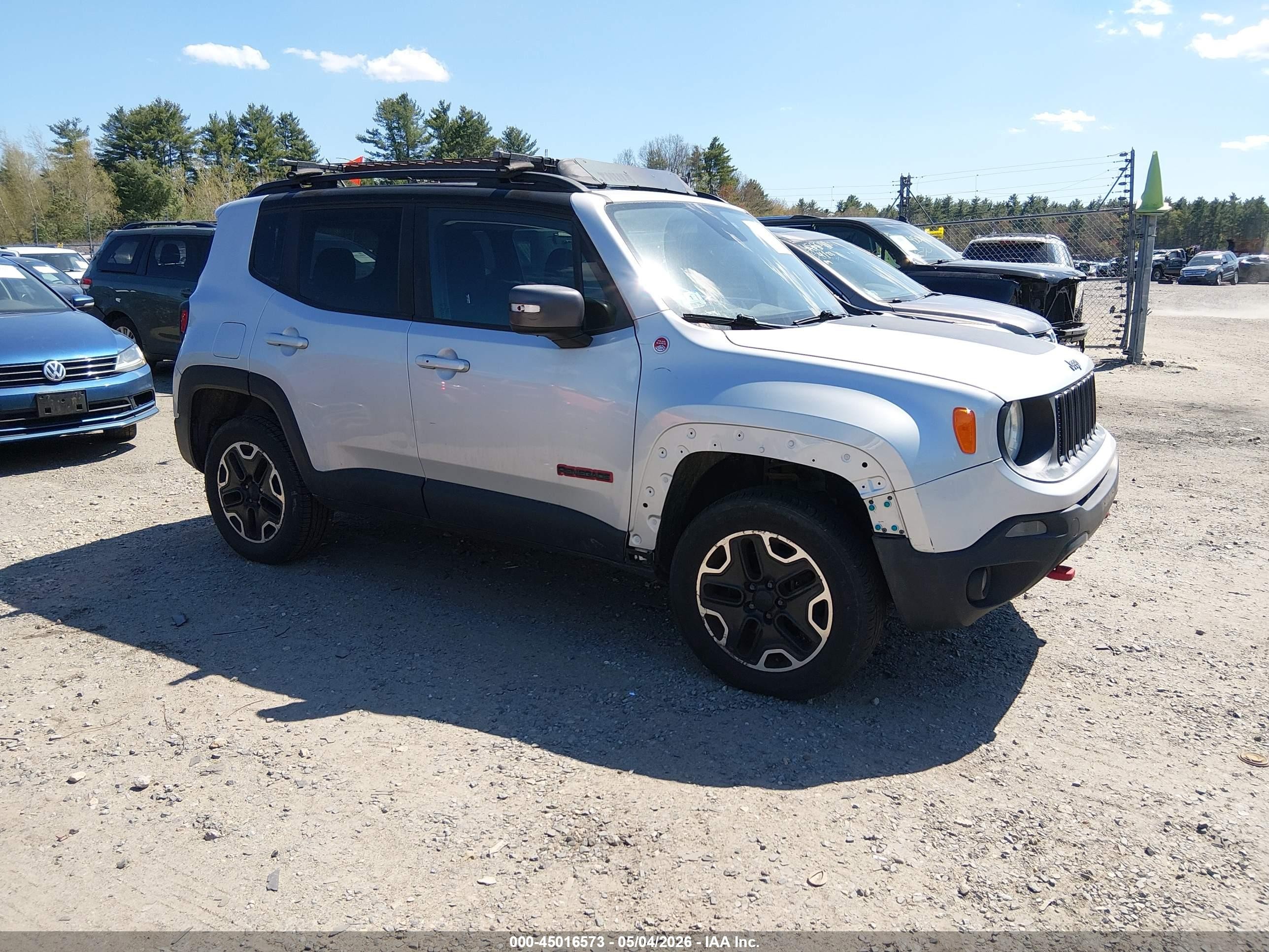 2016 Jeep Renegade Trailhawk, VIN ZACCJBCT7GPD55313 — Normal wear