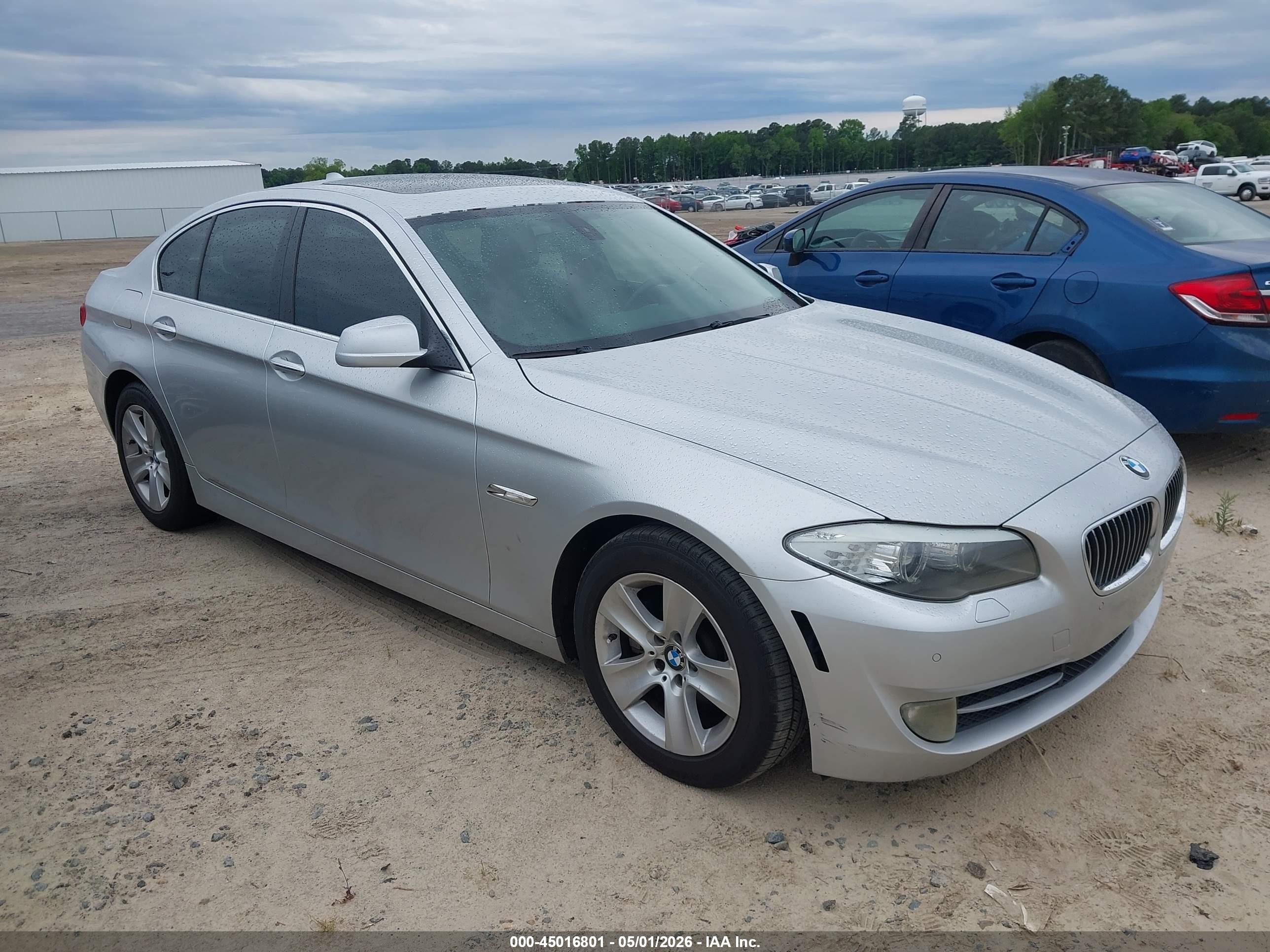 2011 BMW 5 Series 528i, VIN WBAFR1C51BC672130 — Normal wear