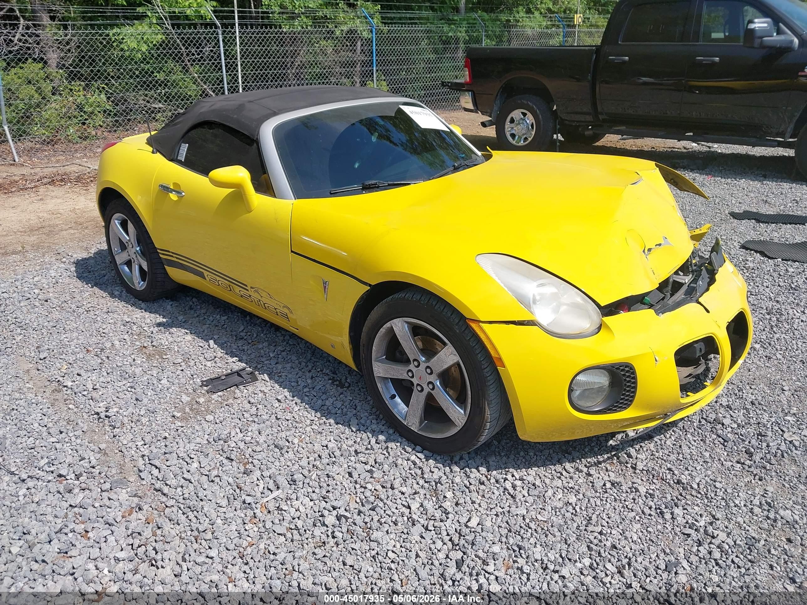 2008 Pontiac Solstice GXP, VIN 1G2MF35XX8Y118257 — Front end