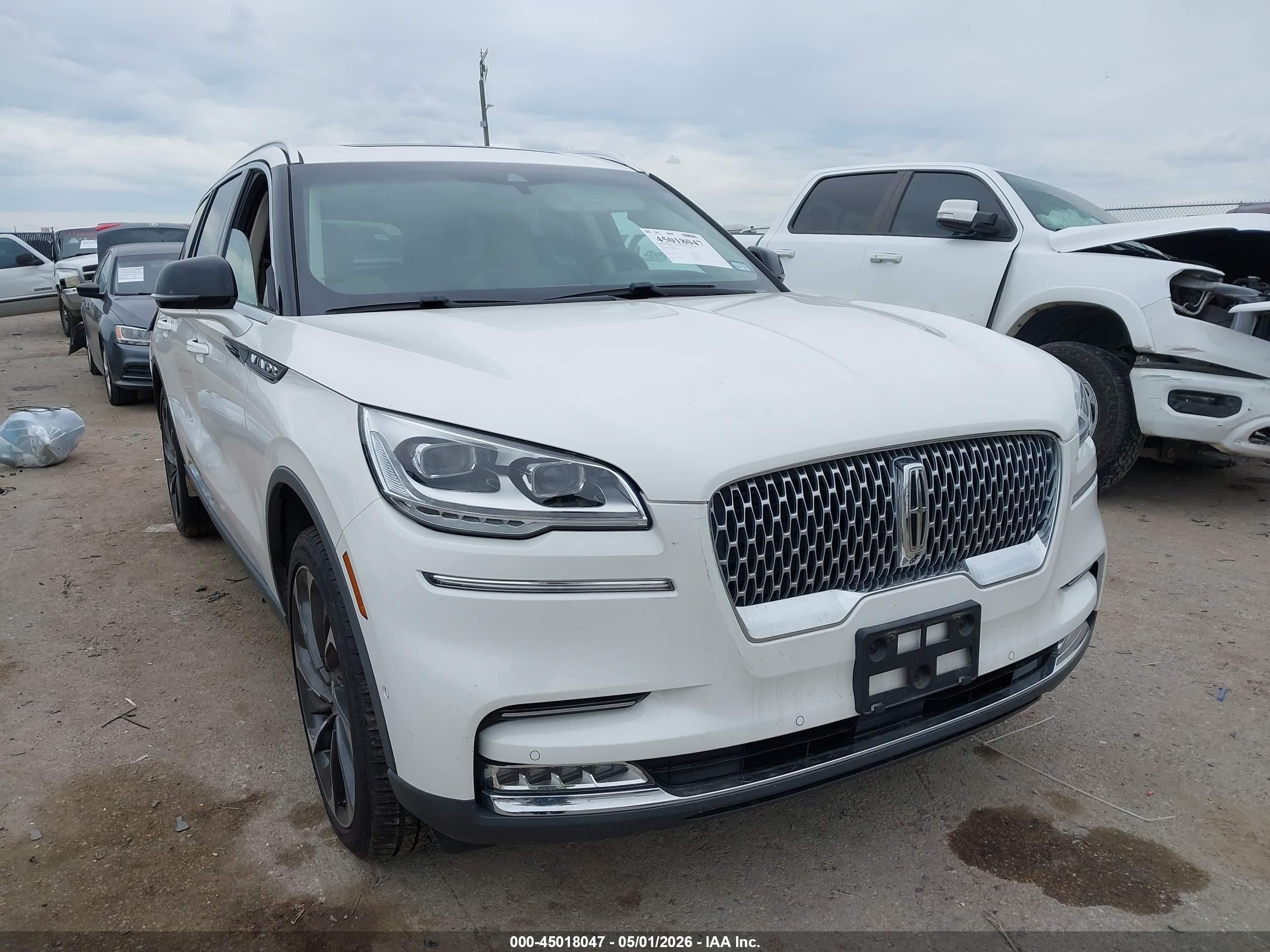 2022 Lincoln Aviator Reserve, VIN 5LM5J7XC9NGL10800 — Side