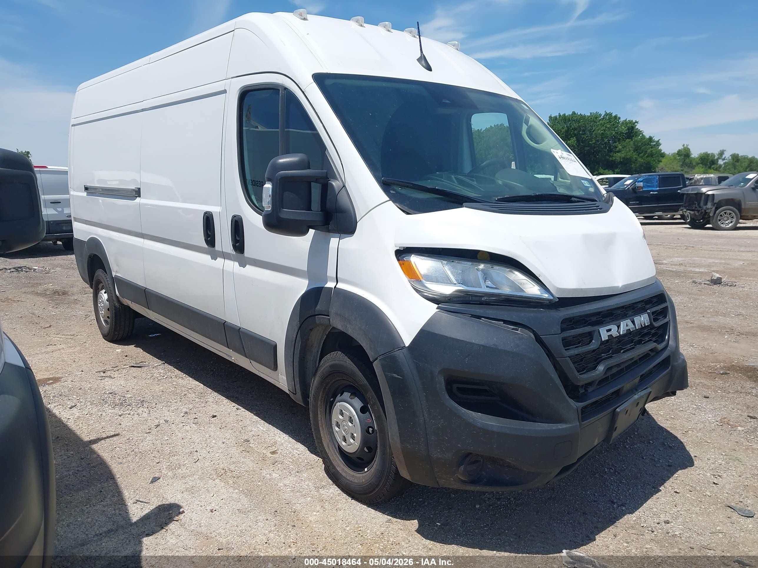 2023 Ram ProMaster Cargo, VIN 3C6LRVDG9PE589386 — Перед