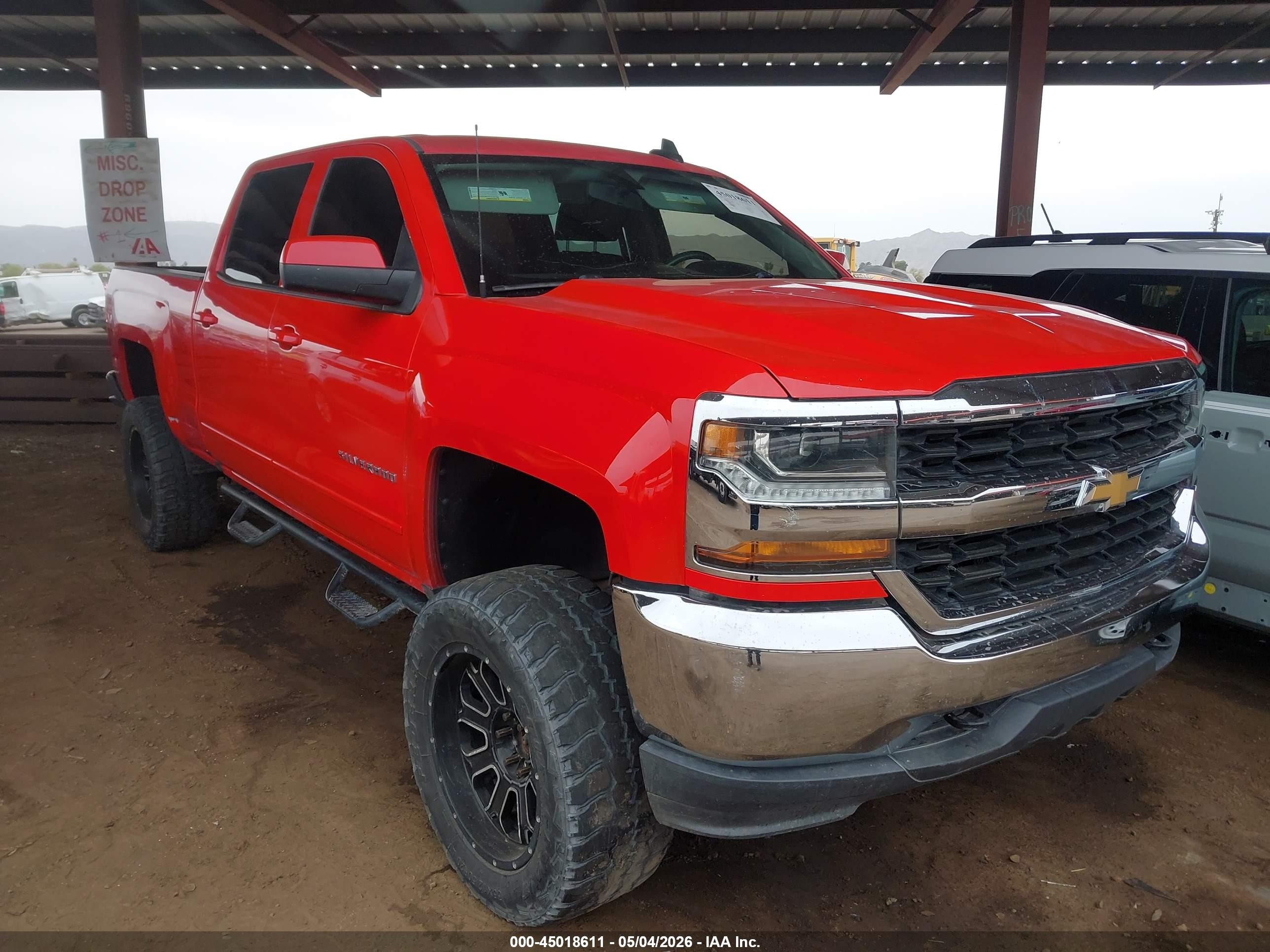 2018 Chevrolet Silverado 1500 LT, VIN 3GCUKREC1JG448487 — Undercarriage
