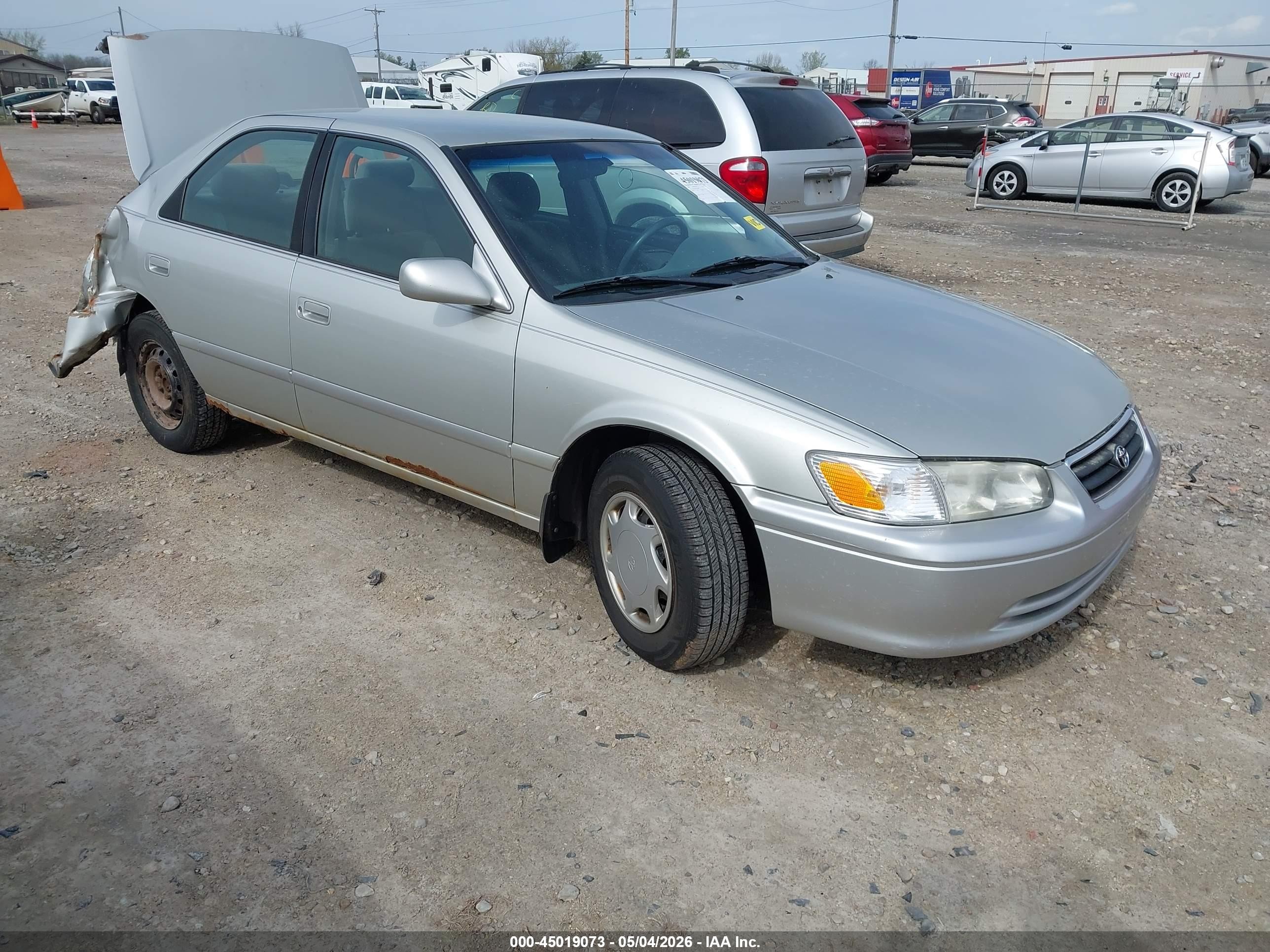 2000 Toyota Camry LE, VIN 4T1BG22KXYU706696 — Rear end