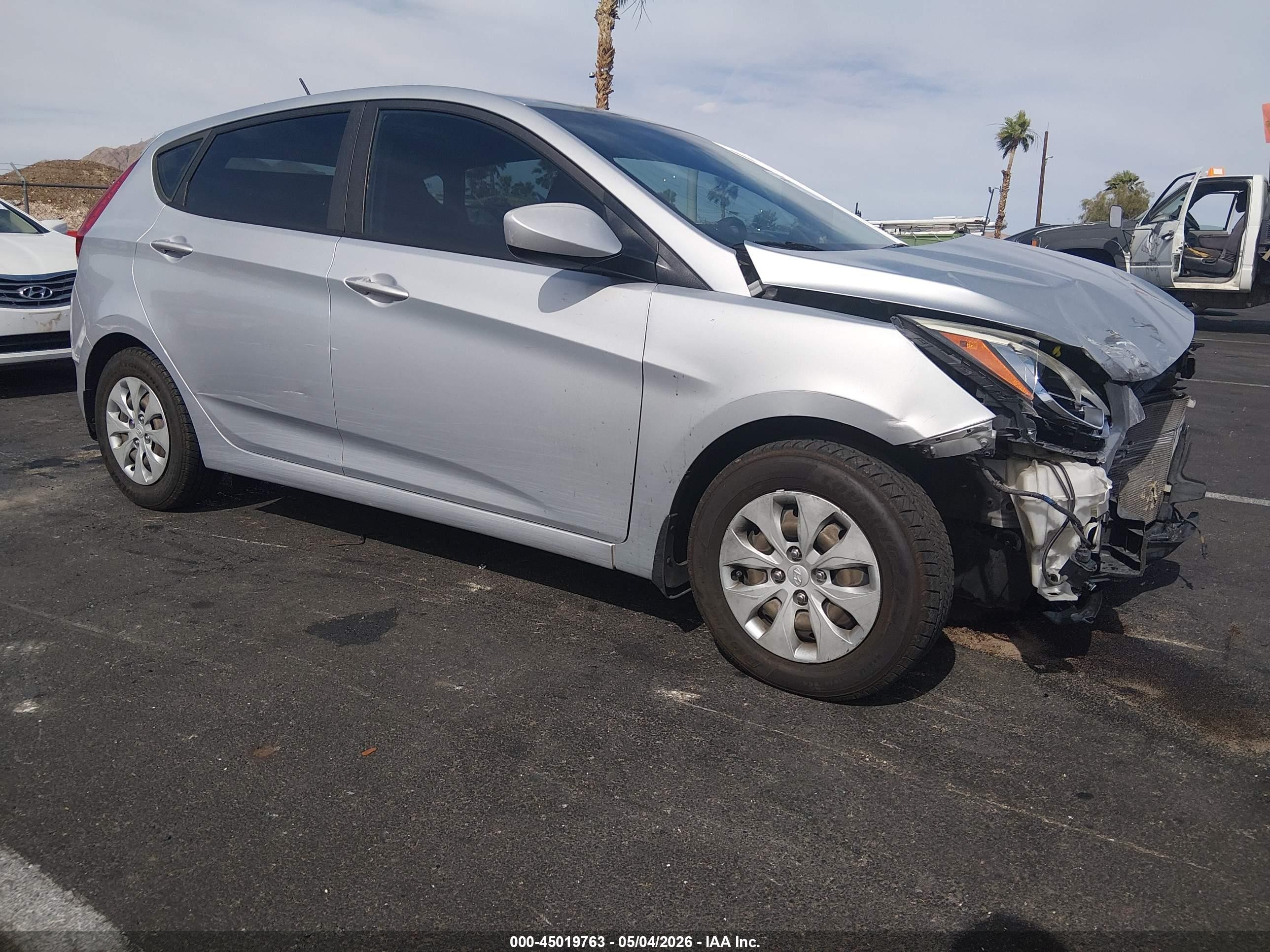 2016 Hyundai Accent SE, VIN KMHCT5AE2GU291935 — Front end