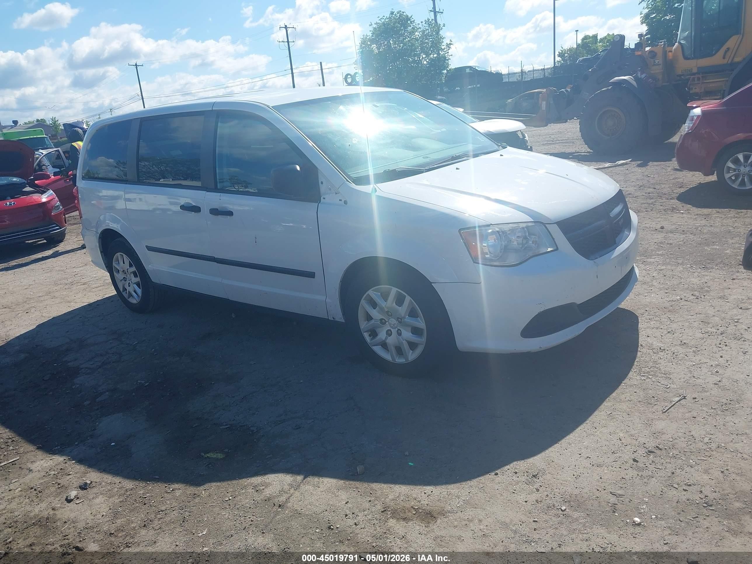 2015 Ram Cargo Van Tradesman, VIN 2C4JRGAG7FR587472 — Normal wear