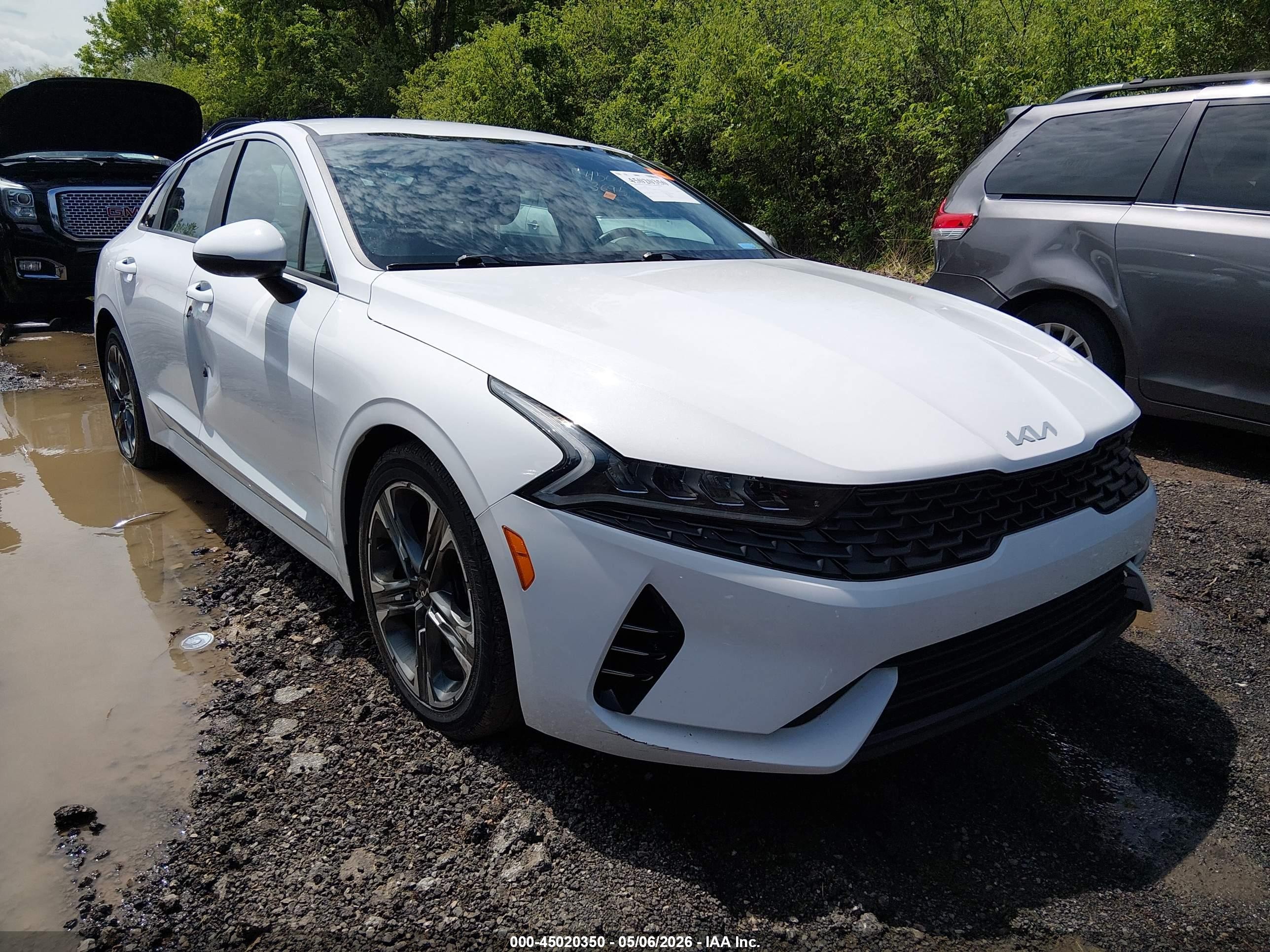 2022 Kia K5 LXS, VIN 5XXG14J26NG153300 — Front end