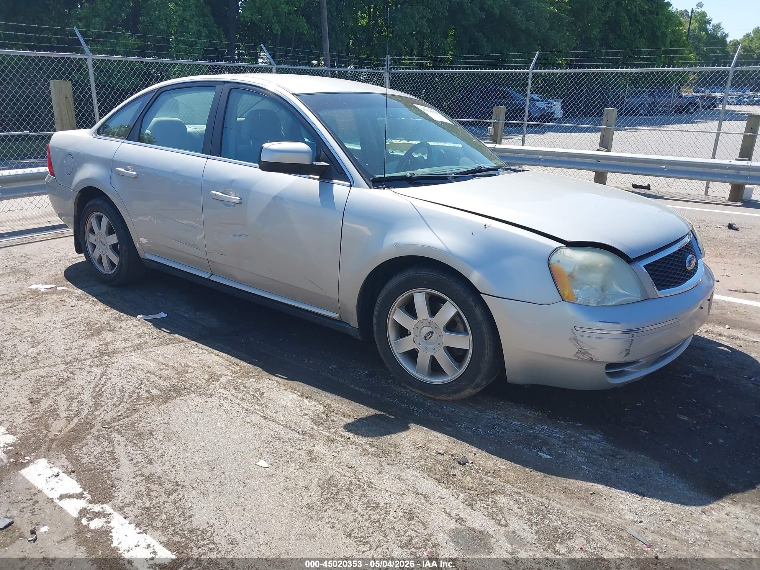 2006 Ford Five Hundred SE, VIN 1FAHP23116G160005 — Front end