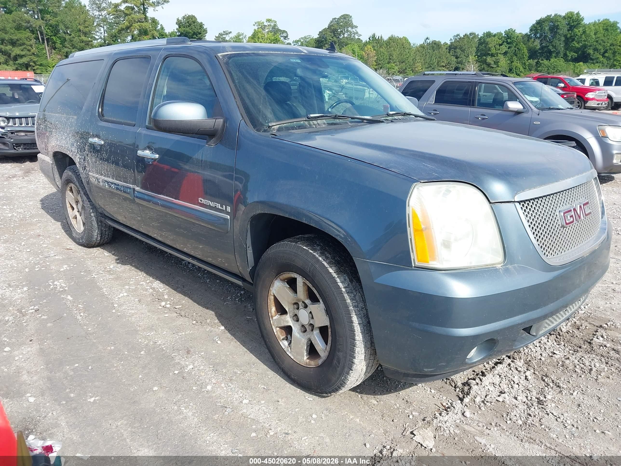 2007 GMC Yukon XL, VIN 1GKFK66897J291157 — Normal wear