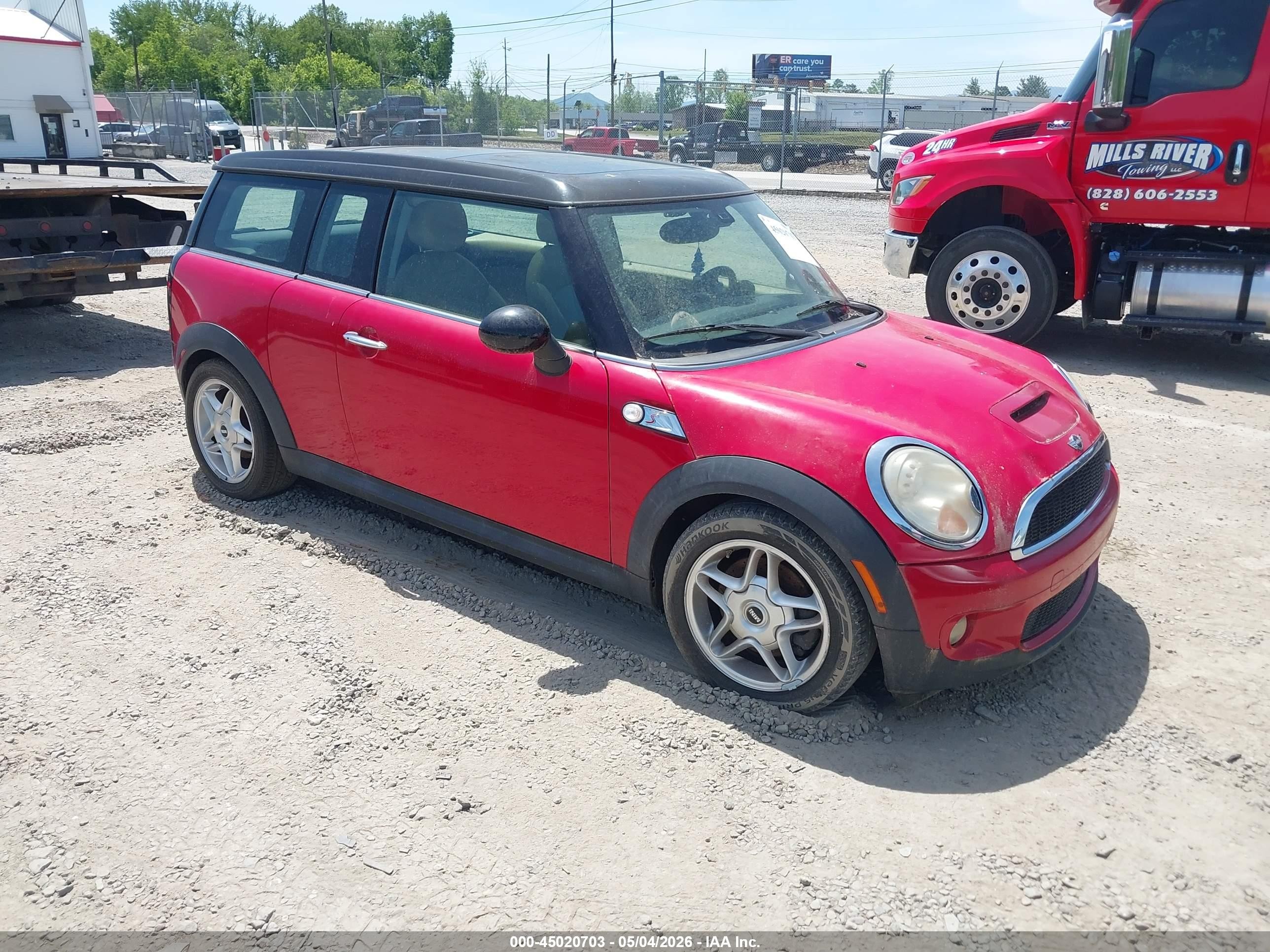 2010 MINI Clubman S, VIN WMWMM3C54ATP94092 — Normal wear