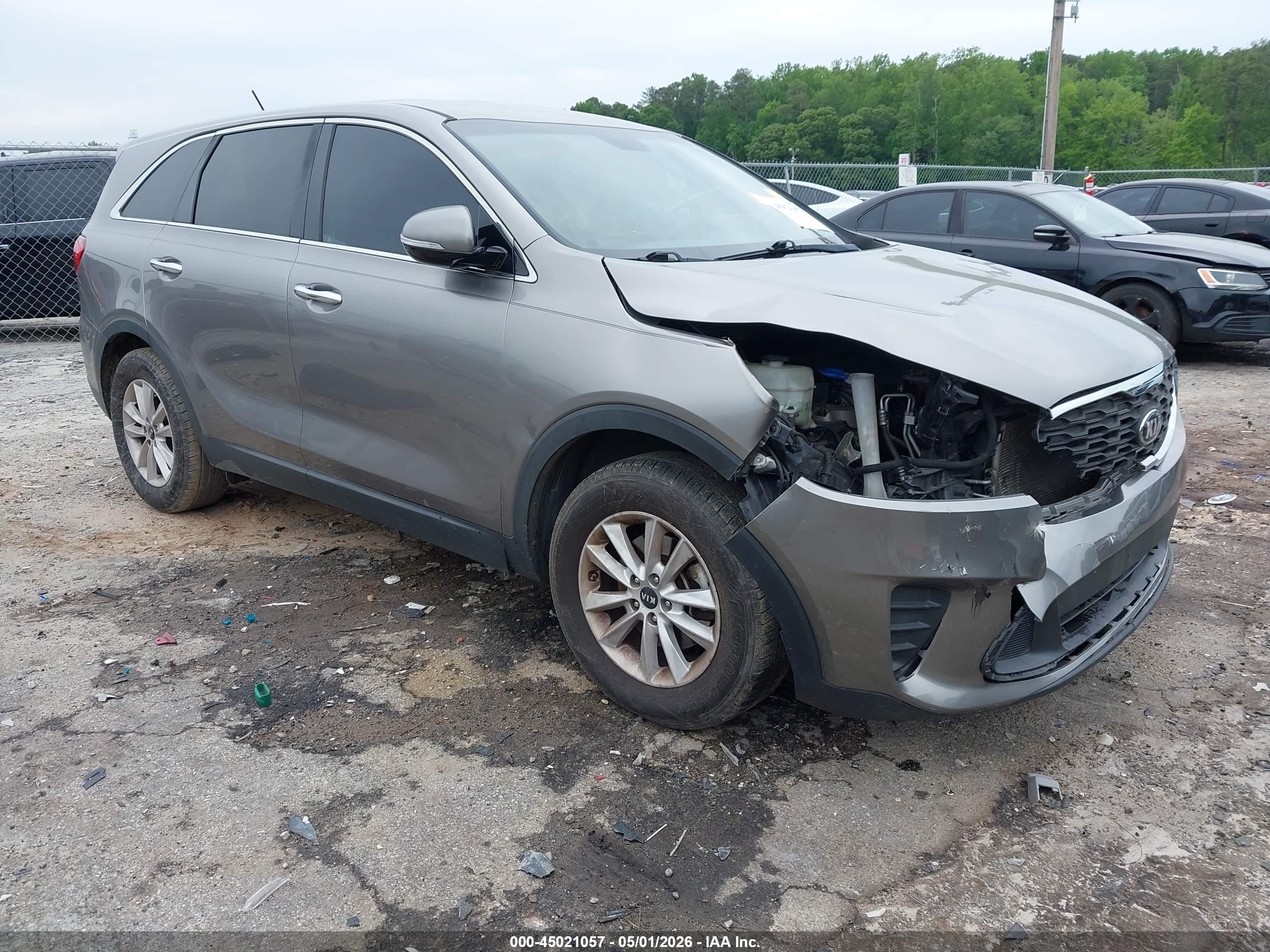 2019 Kia Sorento LX, VIN 5XYPG4A35KG475621 — Front end