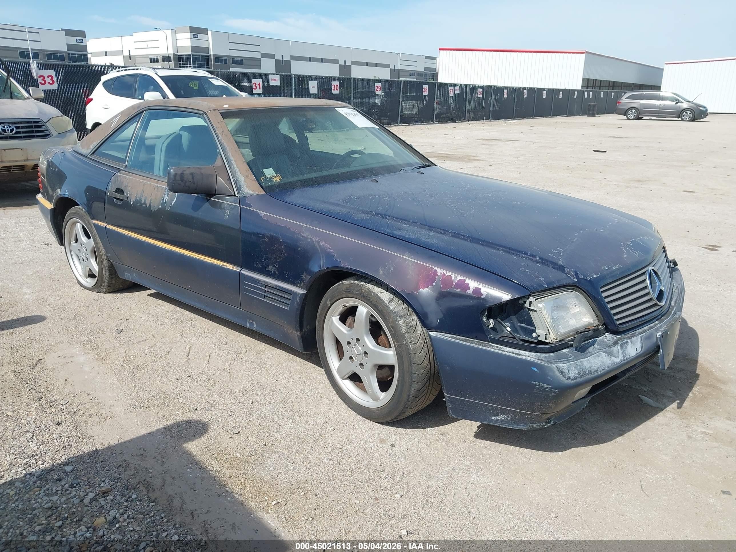 1992 Mercedes-Benz 500, VIN WDBFA66E1NF042838 — Normal wear