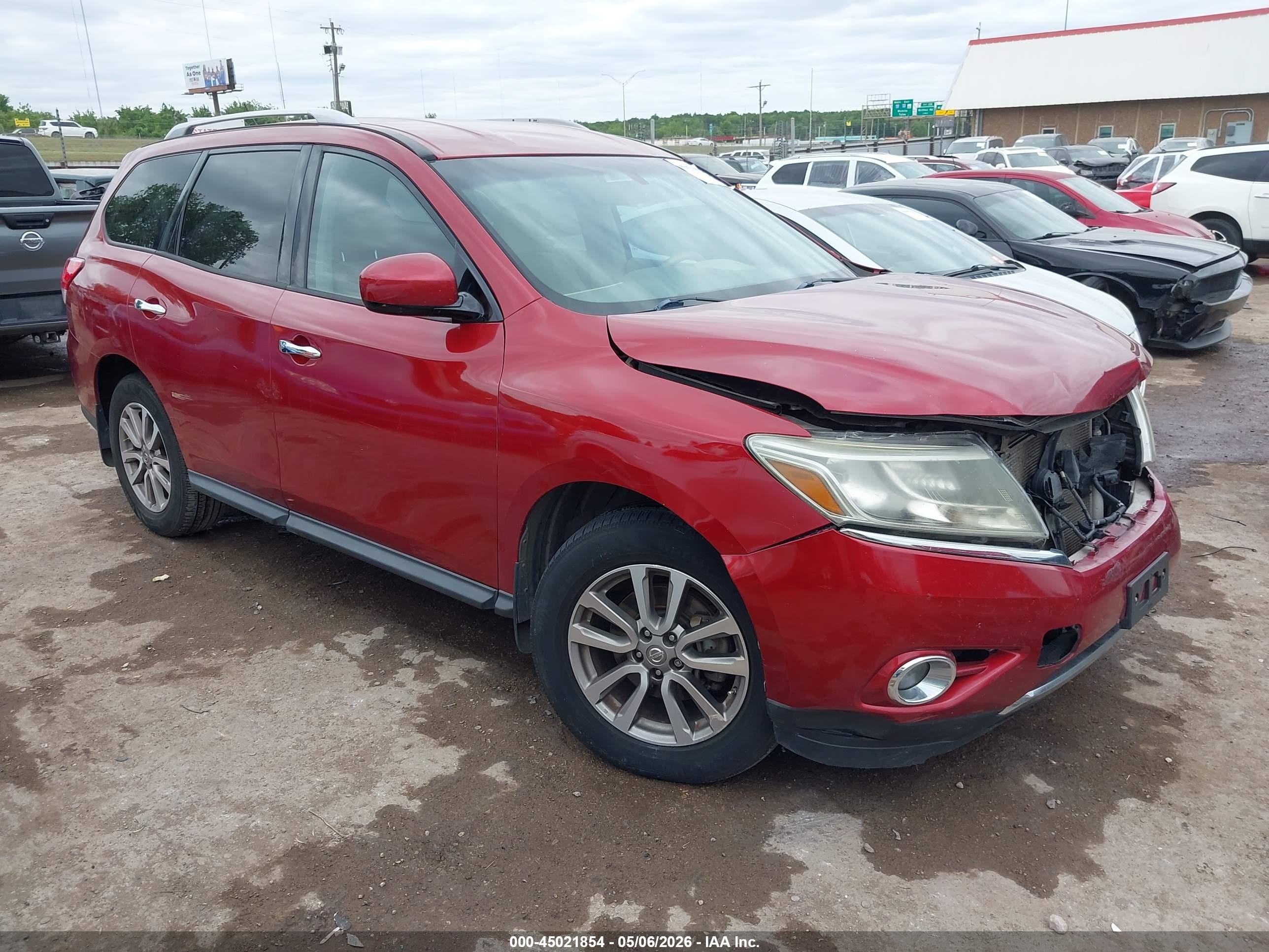 2015 Nissan Pathfinder SL, VIN 5N1AR2MN4FC683318 — Front end