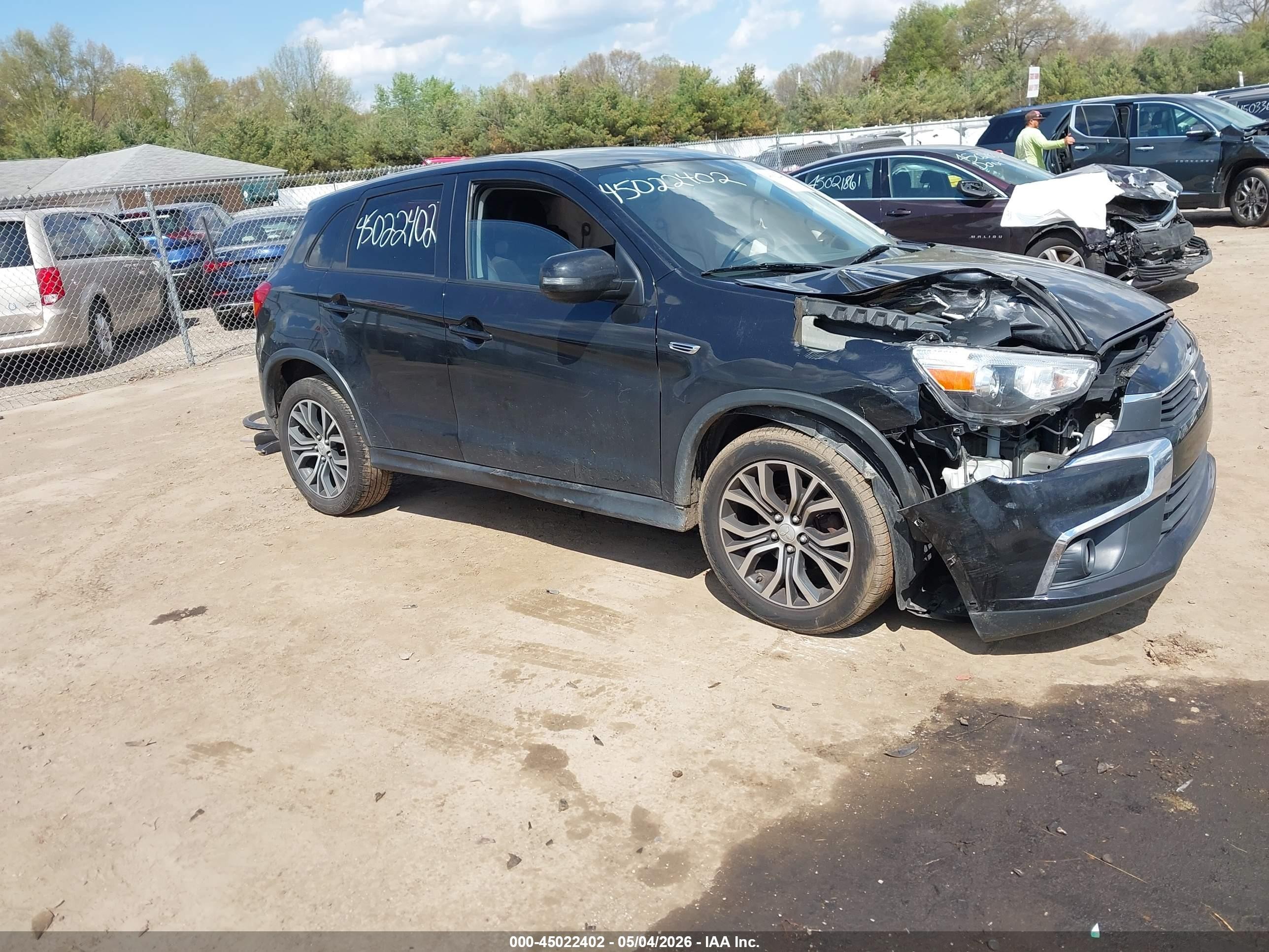 2016 Mitsubishi Outlander ES, VIN JA4AR3AW7GZ044933 — Side