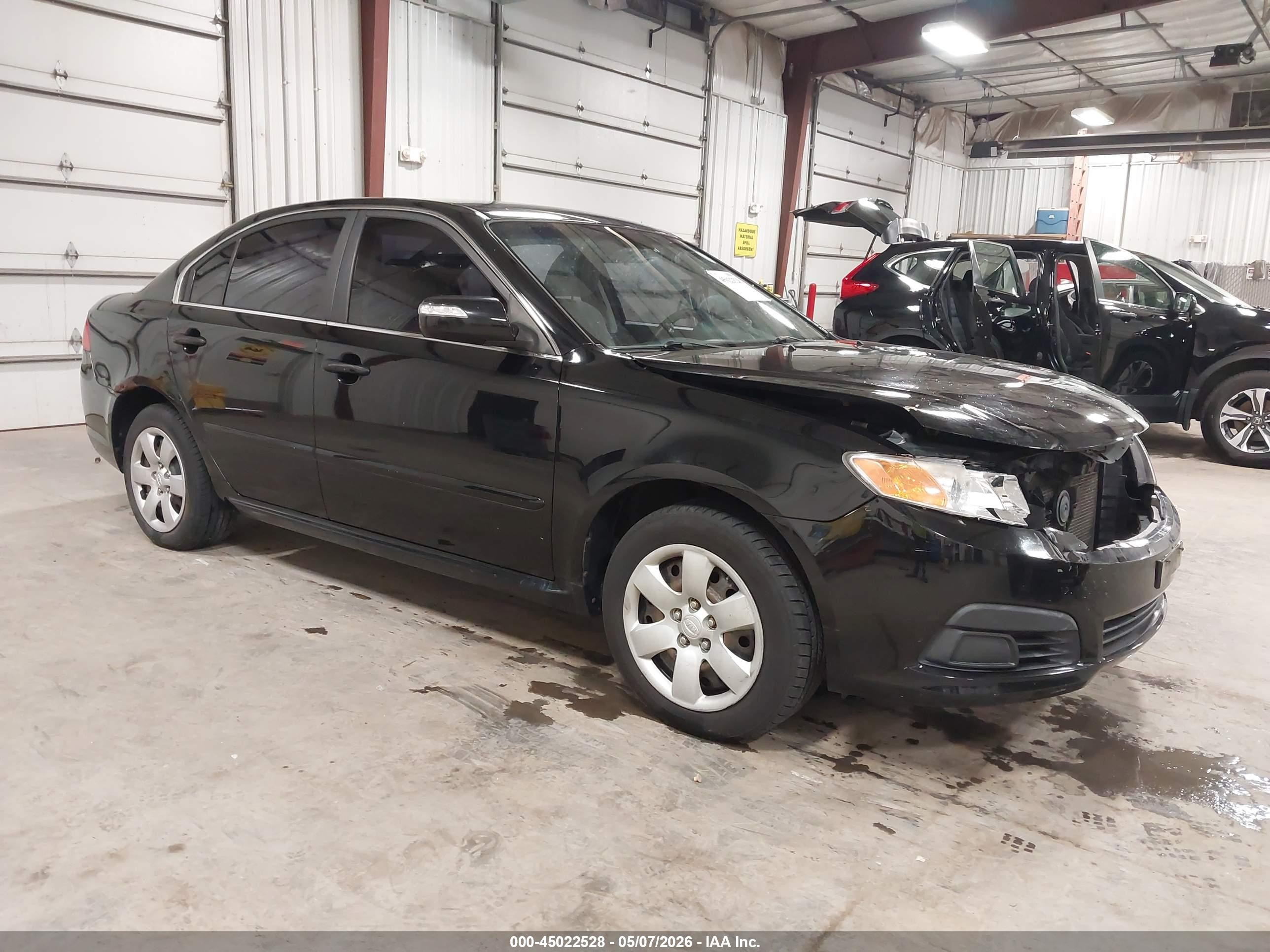 2010 Kia Optima LX, VIN KNAGG4A8XA5447197 — Перед