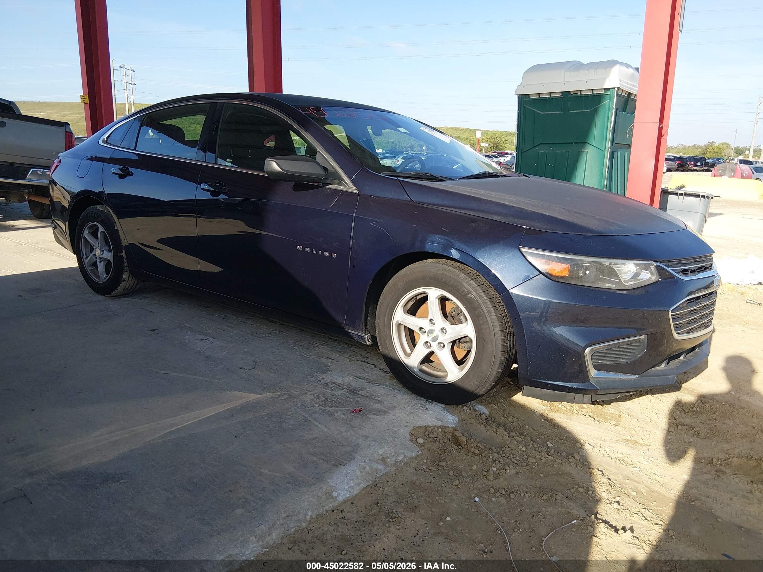 2018 Chevrolet Malibu LS, VIN 1G1ZB5ST6JF111472 — Front end
