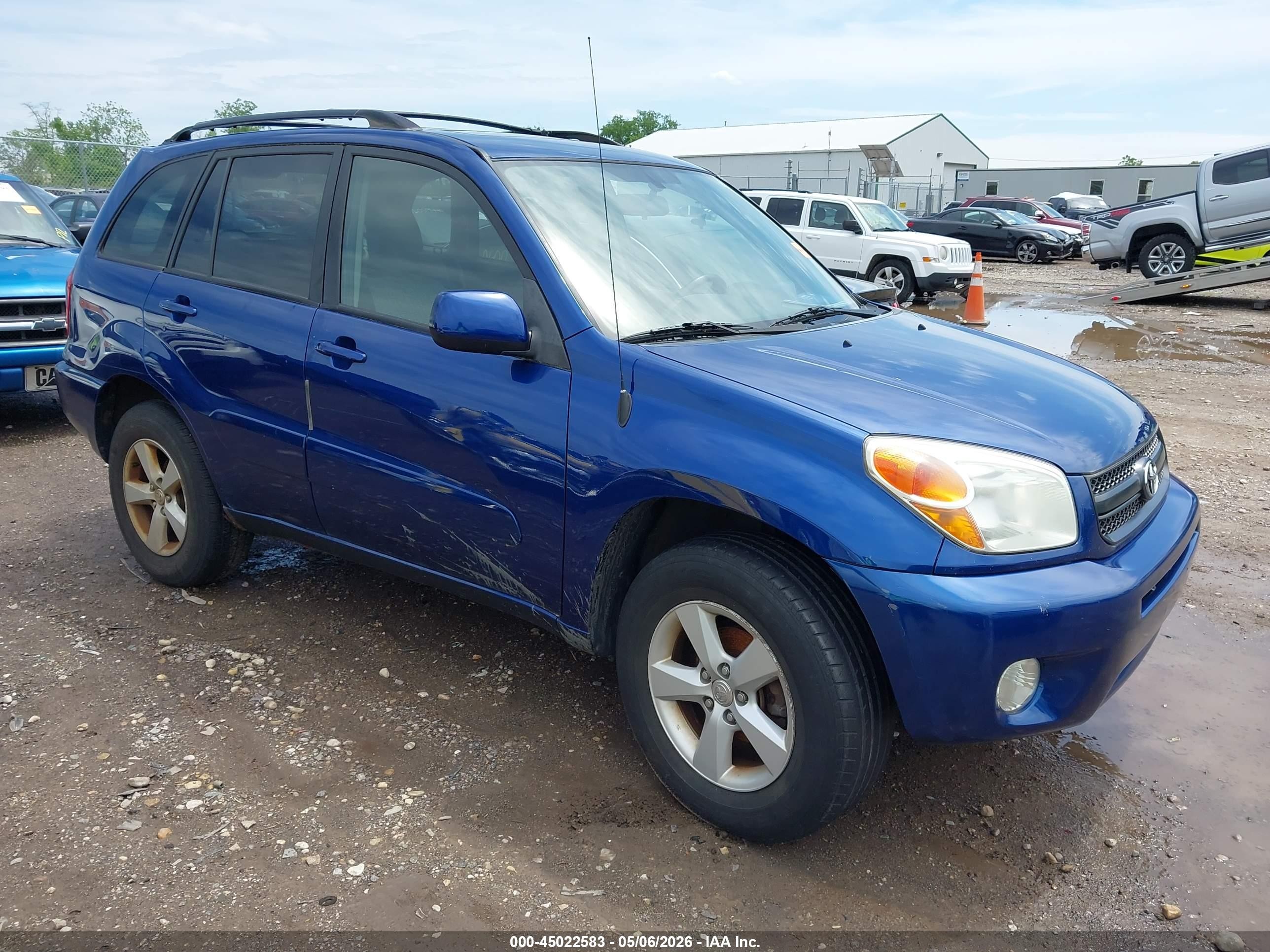 2005 Toyota RAV4, VIN JTEHD20V256037985 — Normal wear