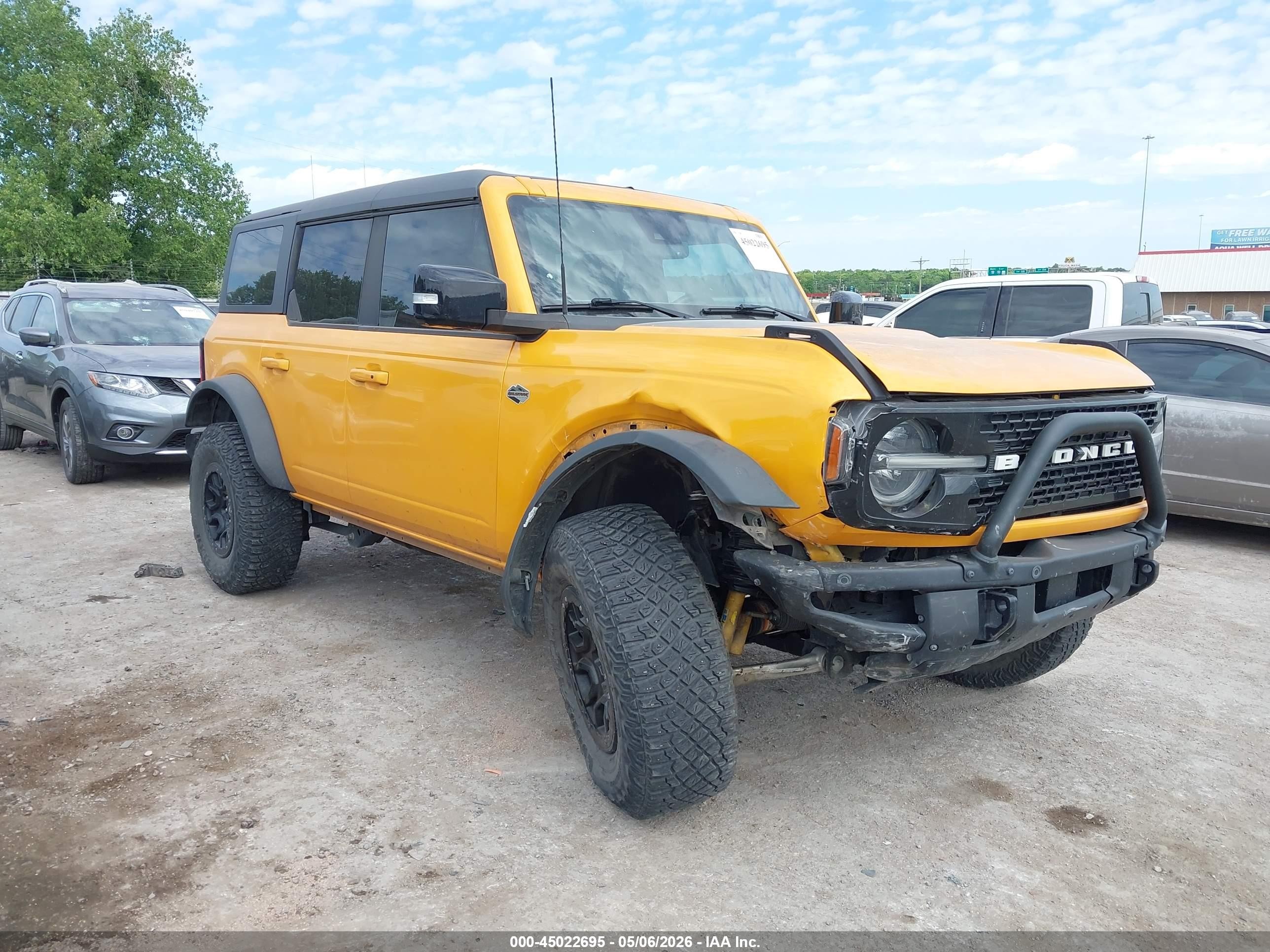 2021 Ford Bronco Wildtrak, VIN 1FMEE5DP6MLA99810 — Front end