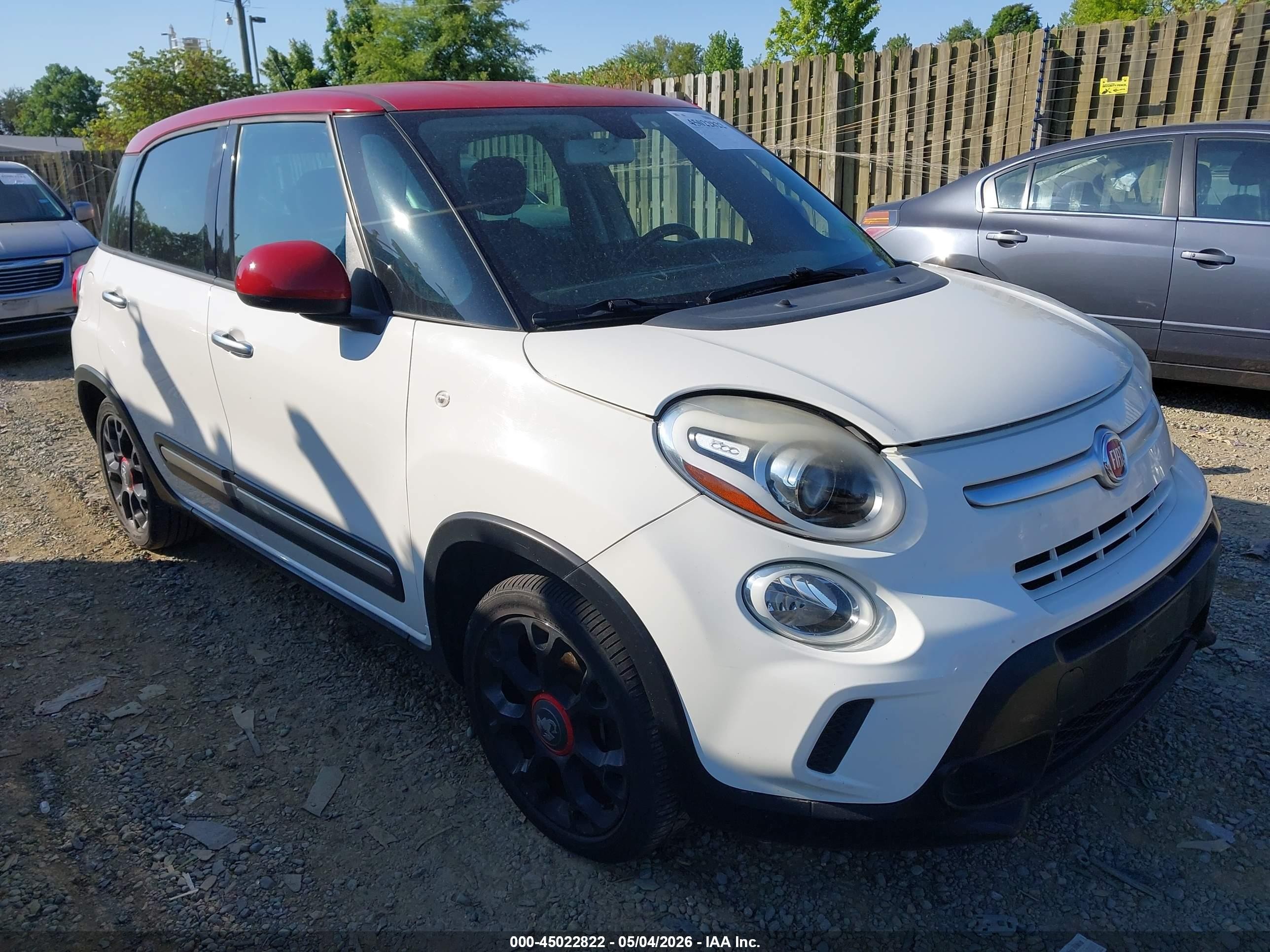 2016 FIAT 500L Urbana Trekking, VIN ZFBCFADH6GZ037192 — Normal wear