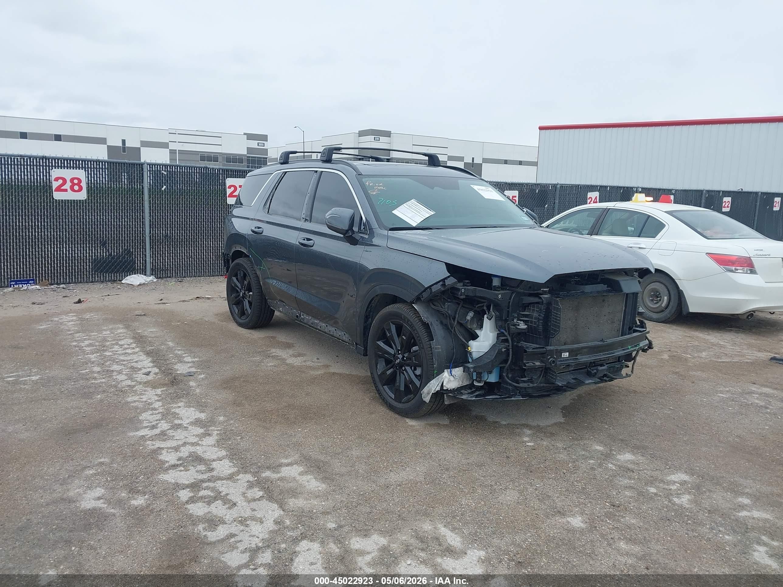 2024 Hyundai Palisade XRT, VIN KM8R34GEXRU755231 — Front end