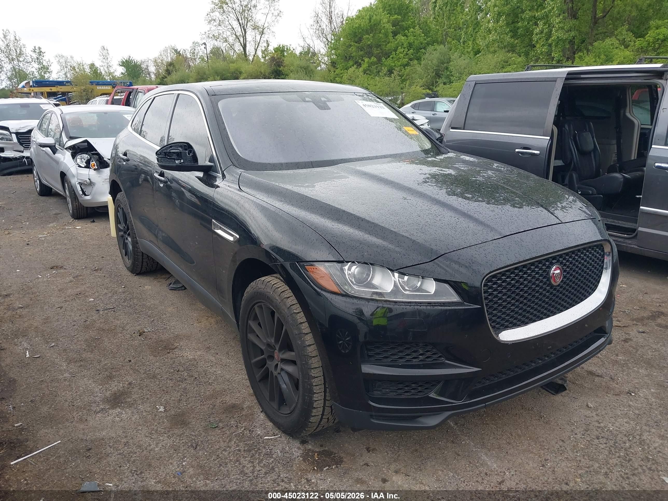 2020 Jaguar F-Pace 30t Prestige, VIN SADCK2GX8LA632897 — Град