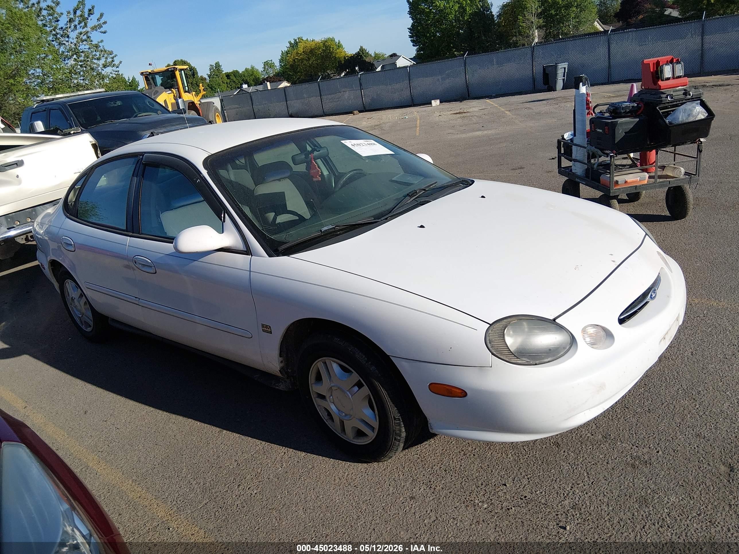 1999 Ford Taurus SE, VIN 1FAFP53S6XG309091 — Rear end