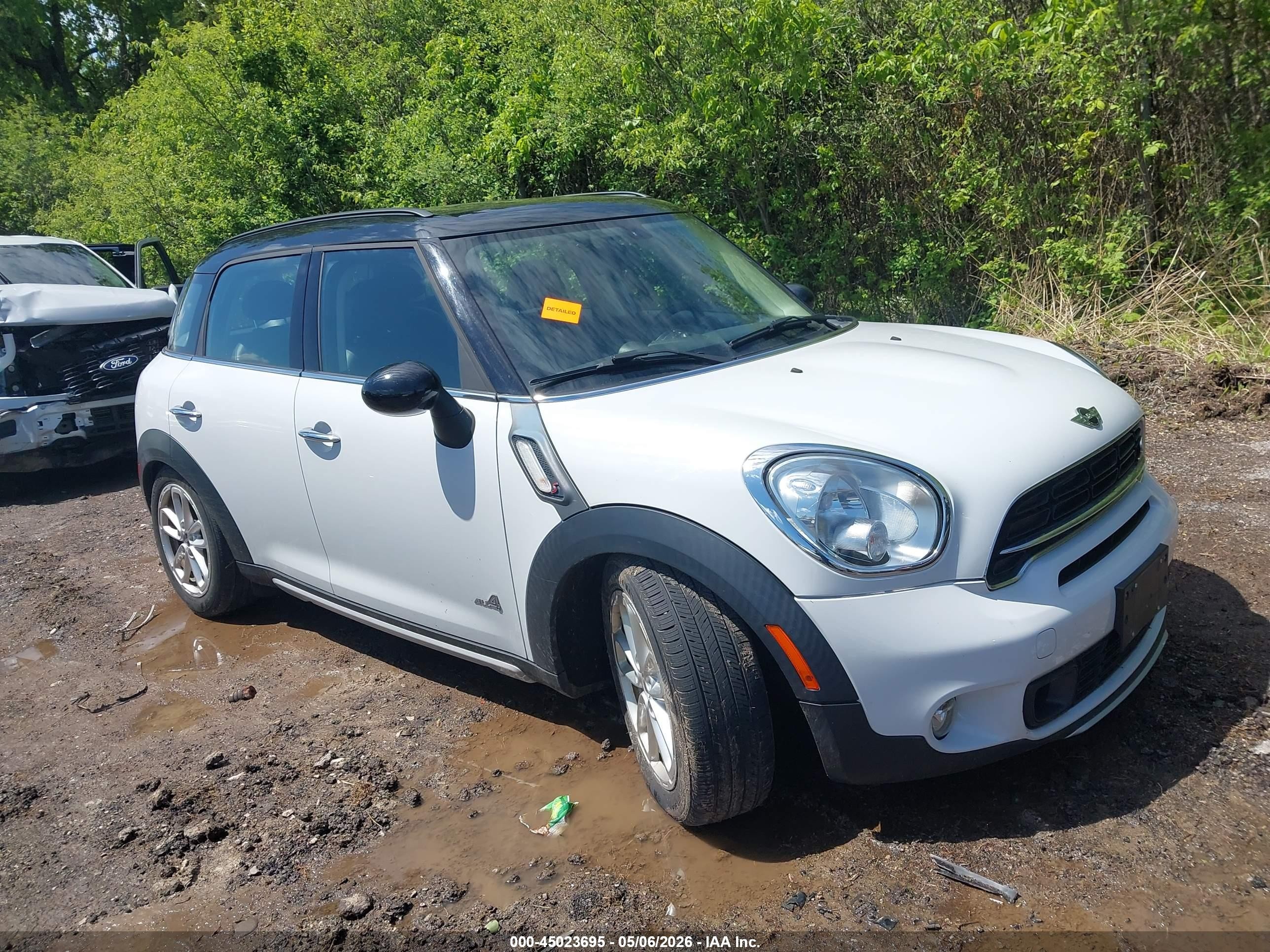 2015 MINI Countryman S, VIN WMWZC5C51FWP44373 — Normal wear