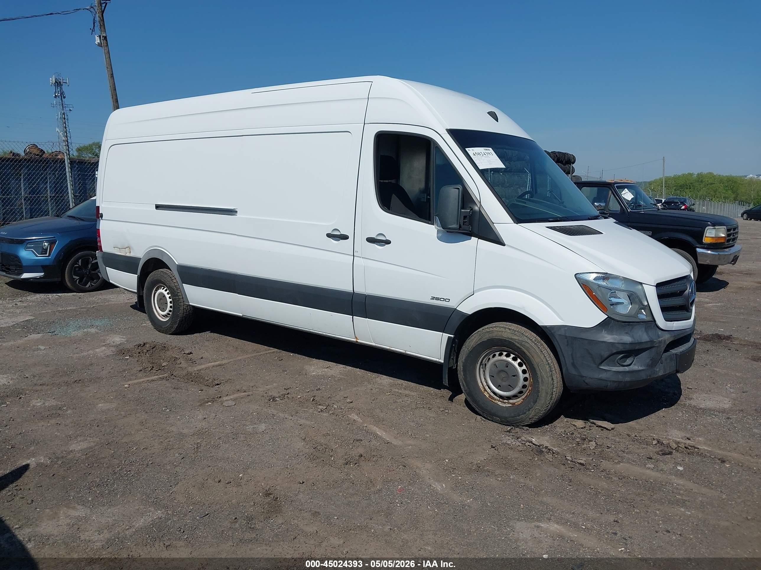 2015 Freightliner Sprinter, VIN WDYPE8DC7FP114097 — Side