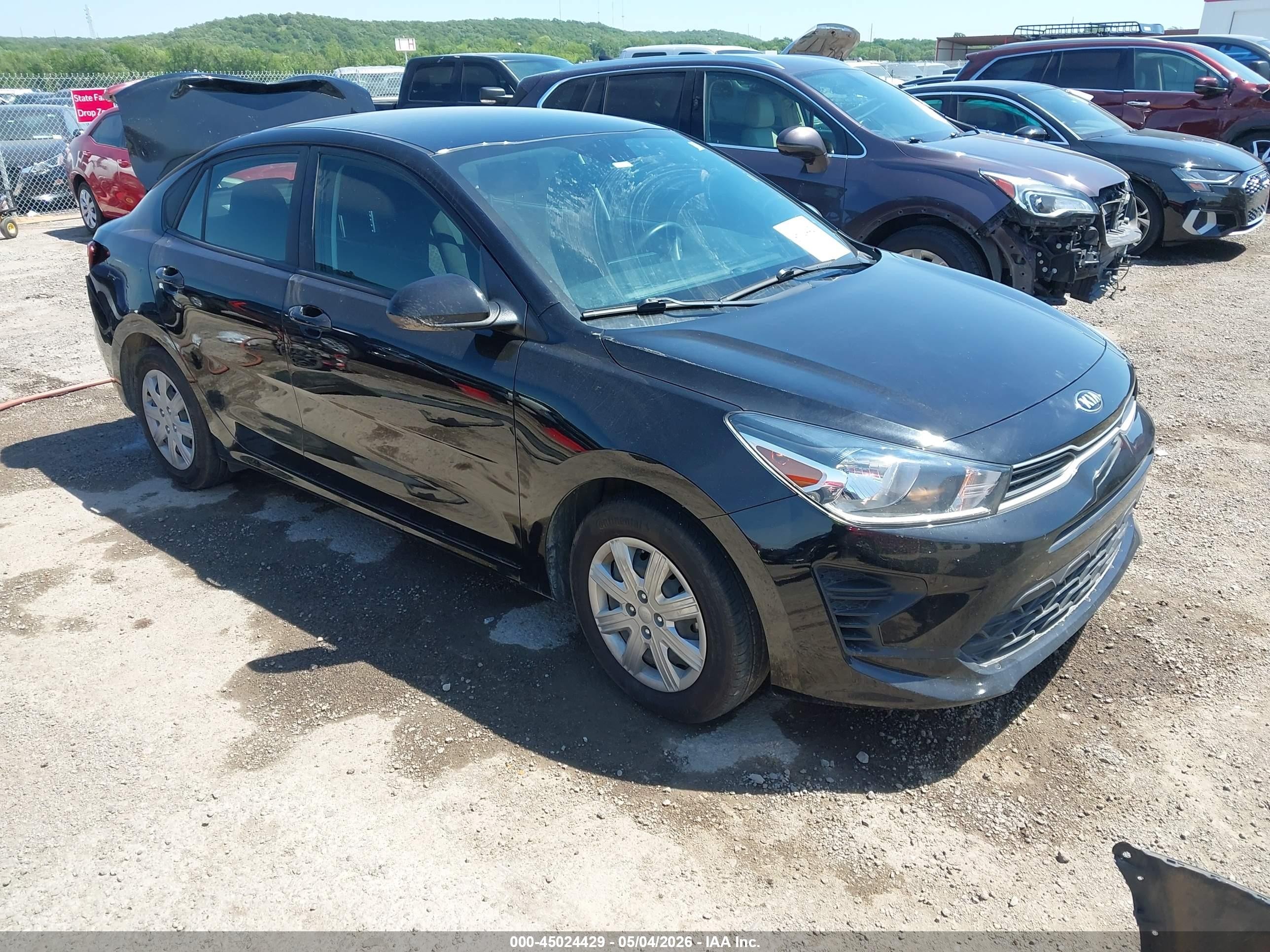 2021 Kia Rio S, VIN 3KPA24AD2ME416555 — Rear end