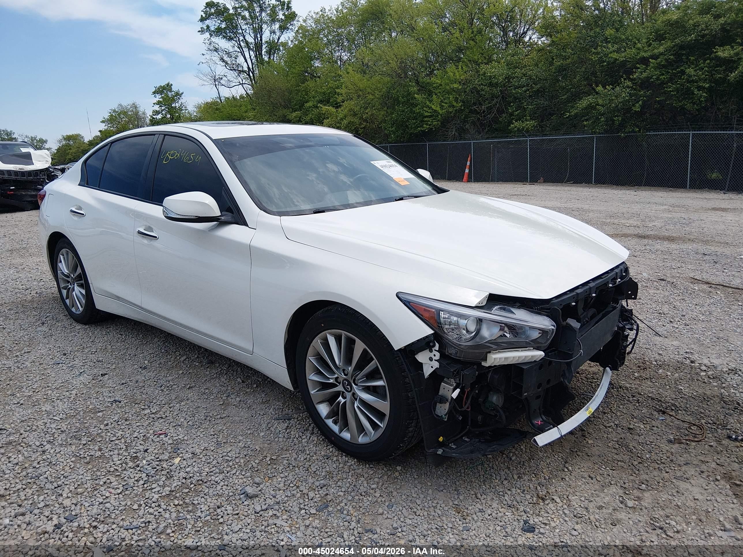 2018 Infiniti Q50 Luxe, VIN JN1EV7AR8JM443684 — Front end