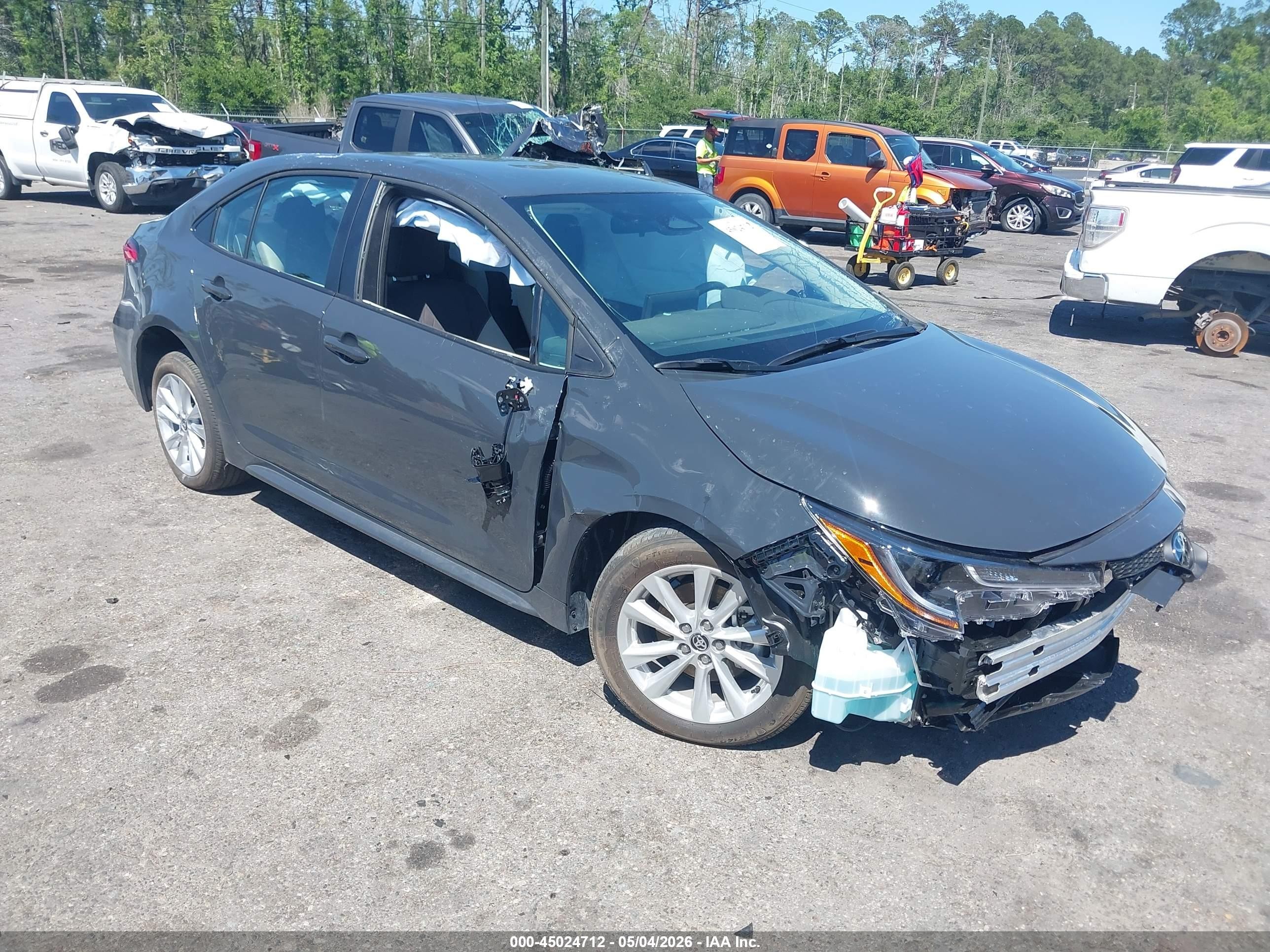 2026 Toyota Corolla LE, VIN 5YFB4MDE3TP446485 — Перед