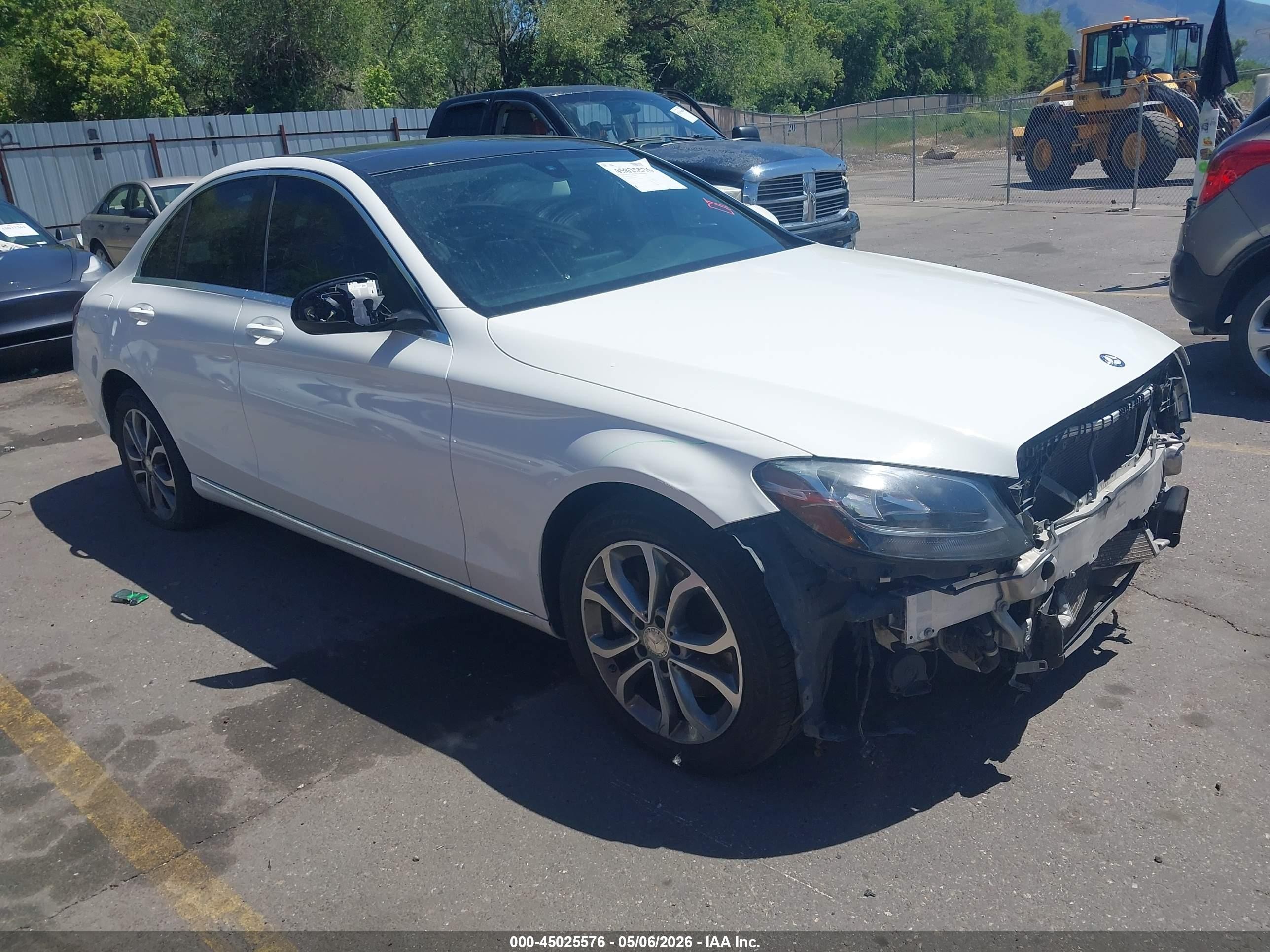 2015 Mercedes-Benz C 300 Sport, VIN 55SWF4KB1FU093988 — Front end