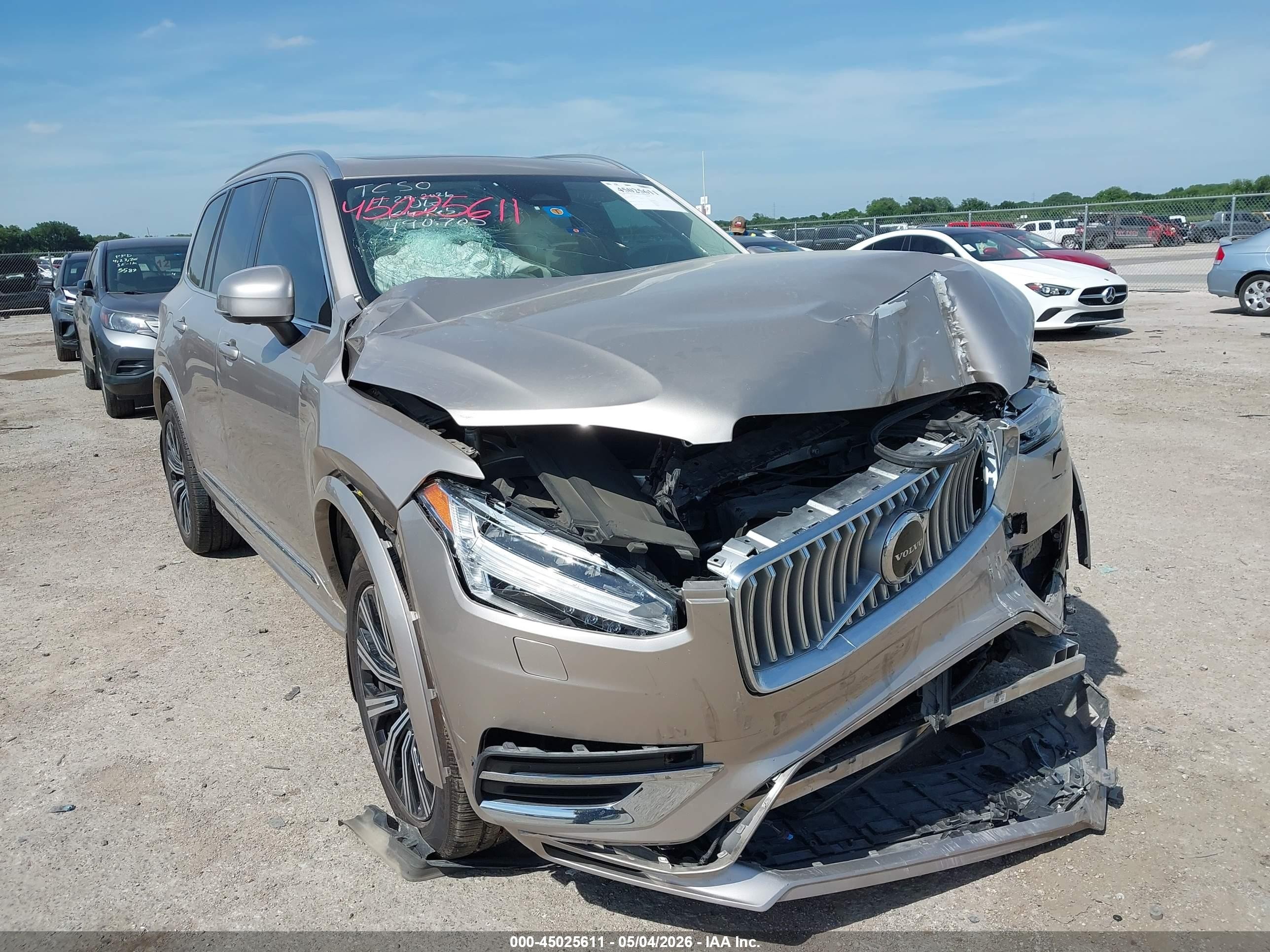 2024 Volvo XC90 Plus Bright Theme, VIN YV4L12PE5R1157454 — Фото с аукциона