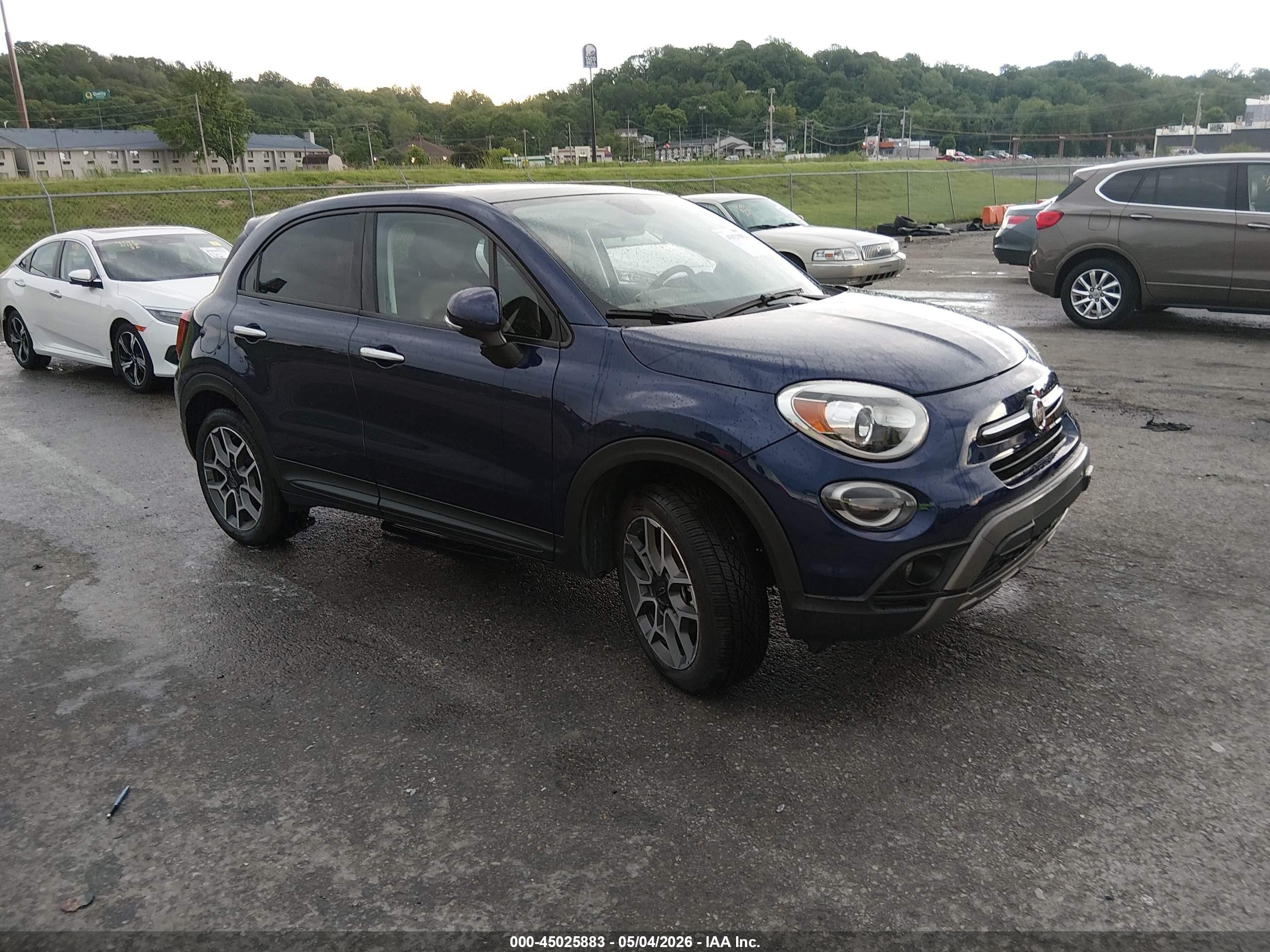 2021 FIAT 500X Trekking, VIN ZFBNF3B10MP945879 — Side