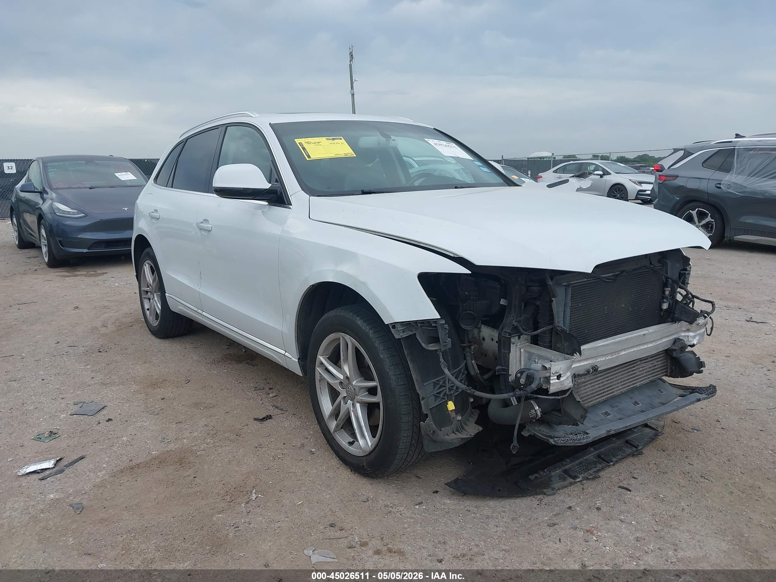 2016 Audi Q5 Premium Plus, VIN WA1L2AFP3GA113652 — Front end