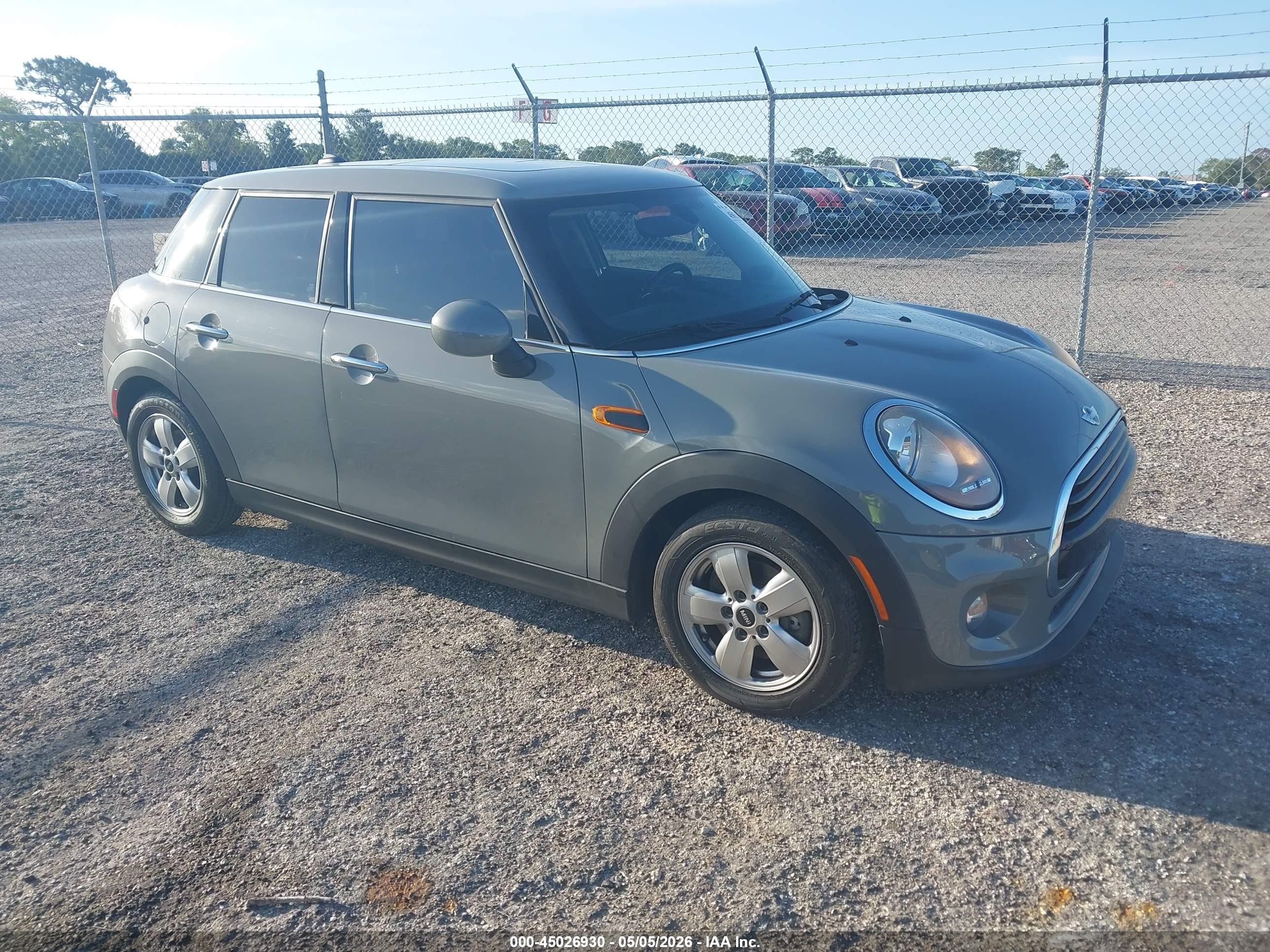2016 MINI Hardtop 4 Door, VIN WMWXU1C51G2D09491 — Днище