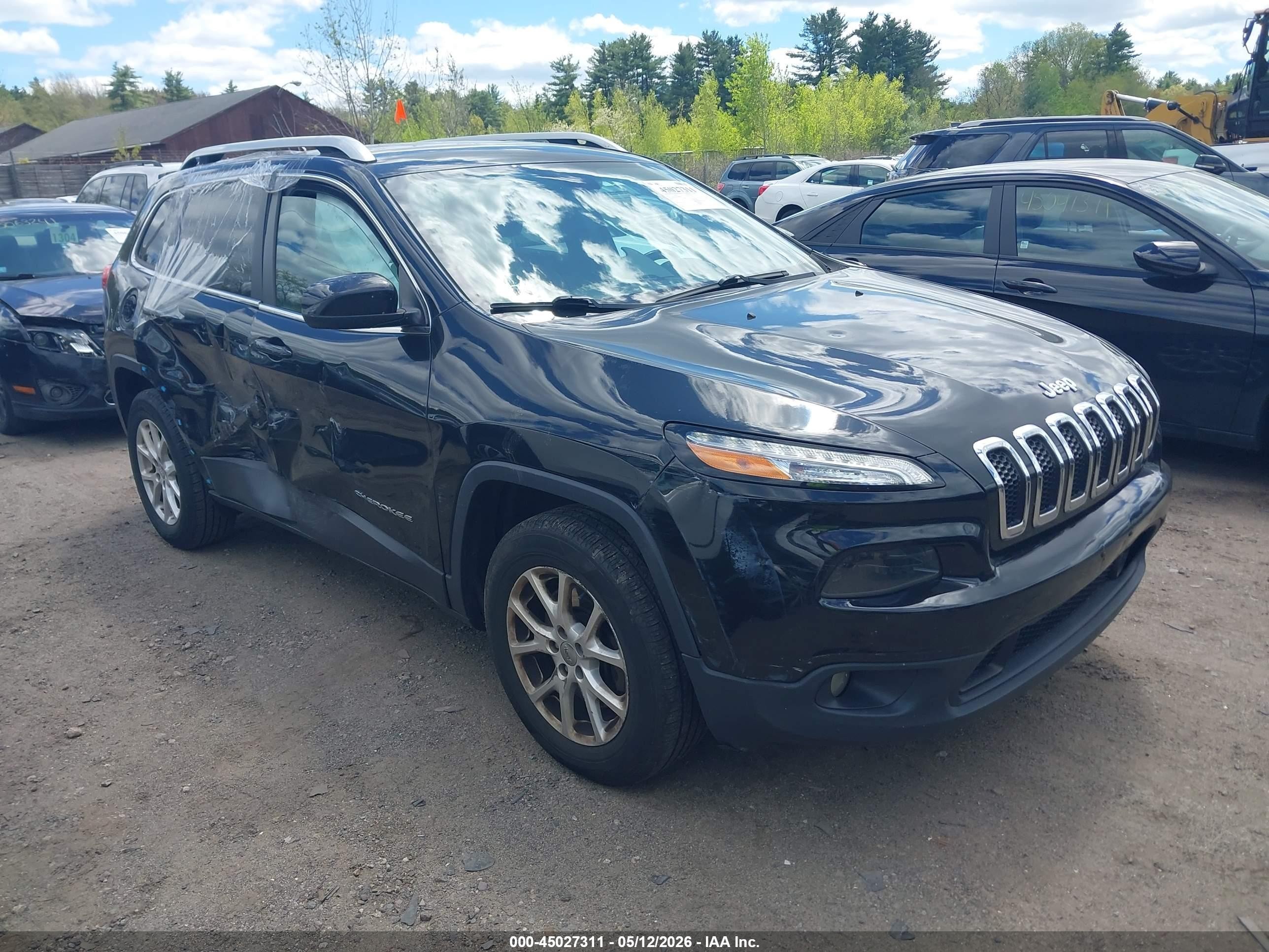 2015 Jeep Cherokee Latitude, VIN 1C4PJMCB0FW648900 — Бок