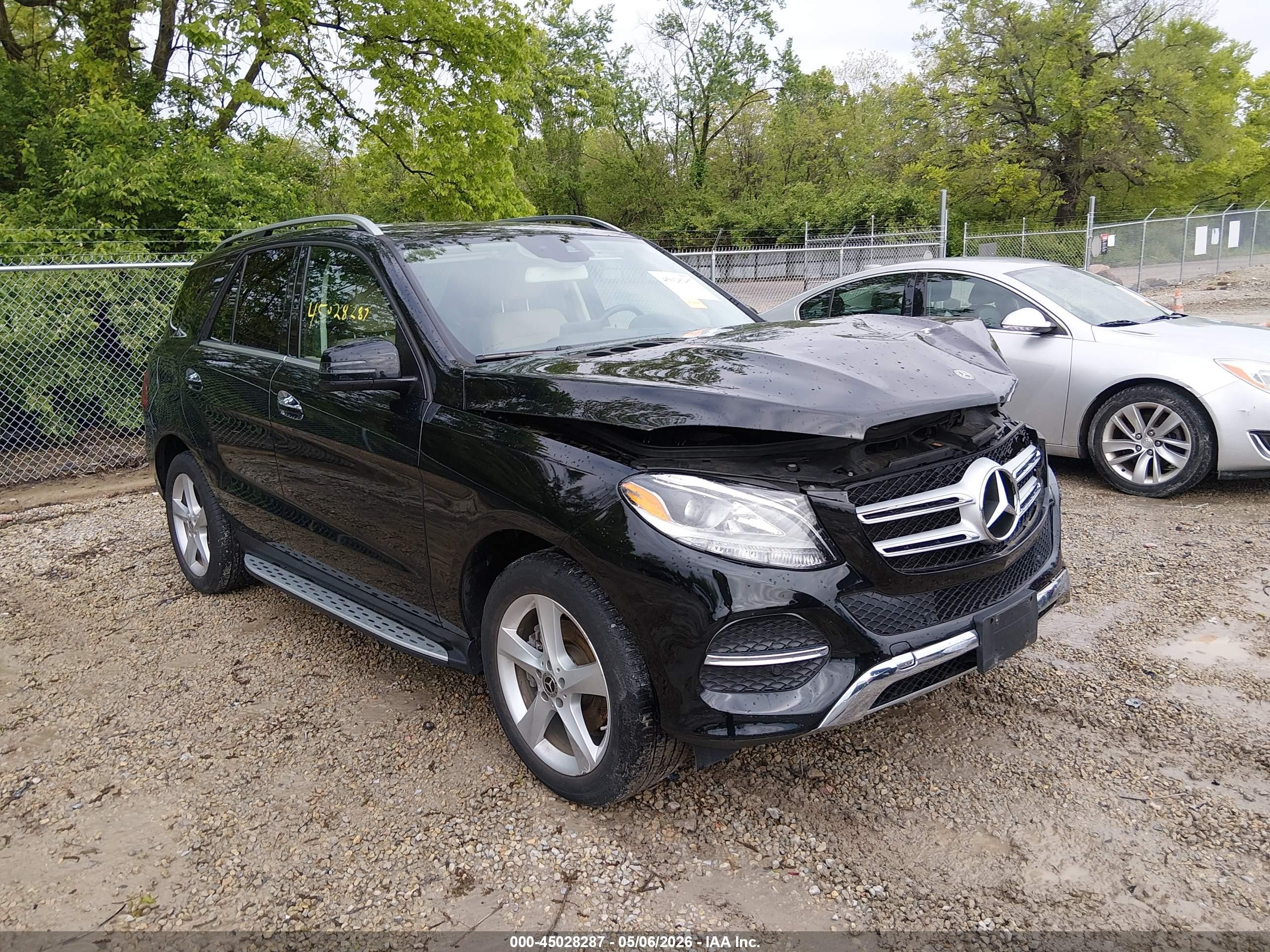 2017 Mercedes-Benz GLE 350, VIN 4JGDA5HB2HA965056 — Front end