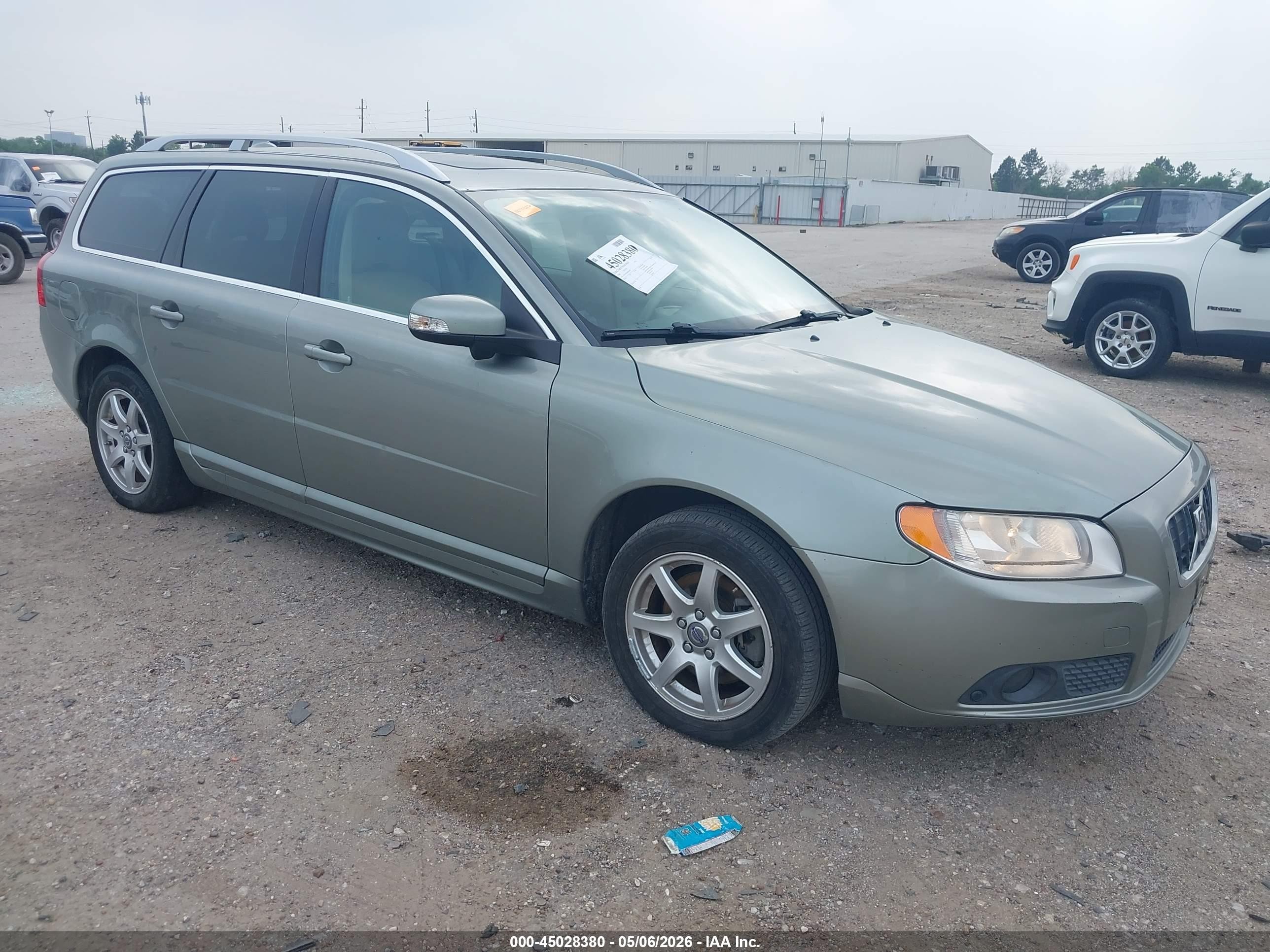 2008 Volvo V70, VIN YV1BW982081045697 — Rear end