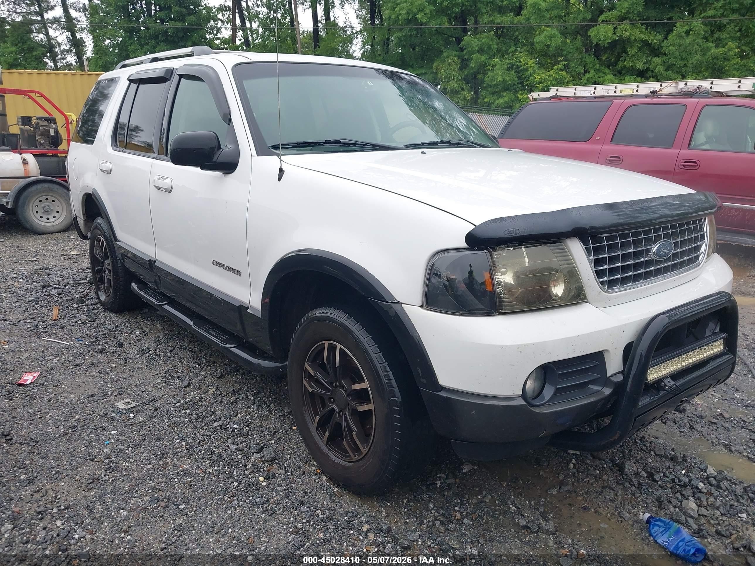2002 Ford Explorer XLT, VIN 1FMZU63E92UA65426 — Side