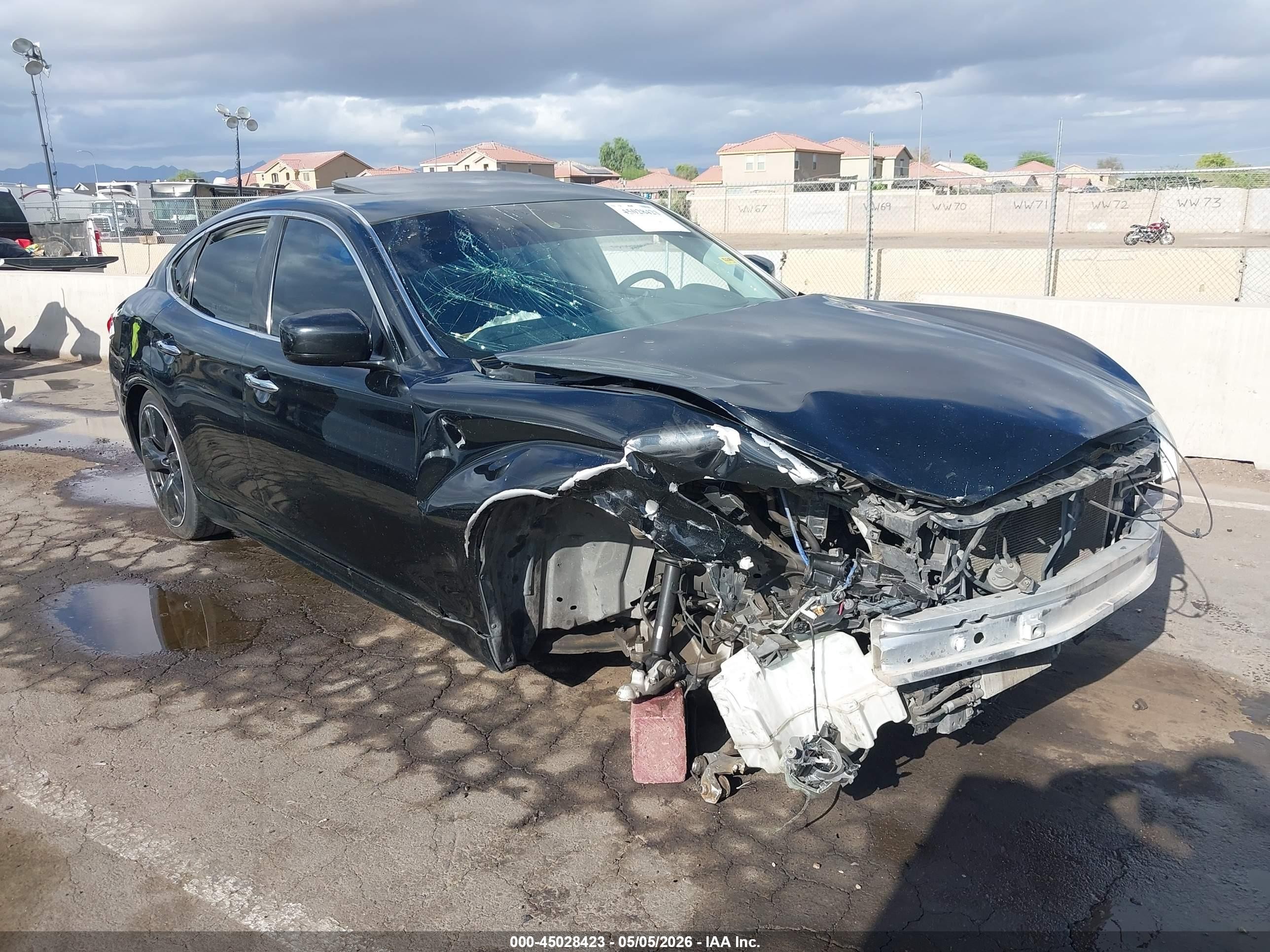 2012 Infiniti M, VIN JN1BY1AP2CM335568 — Front end