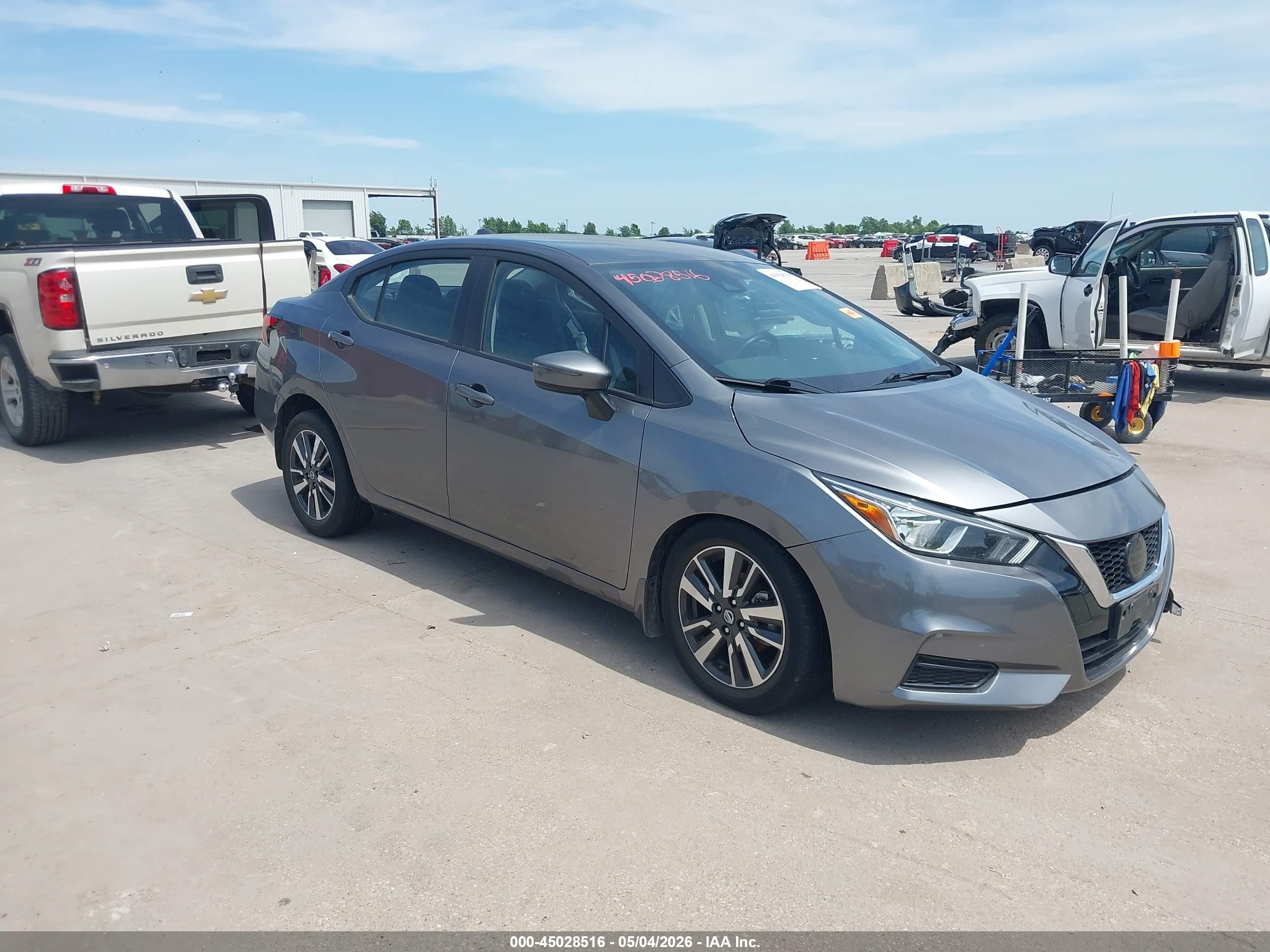 2021 Nissan Versa SV, VIN 3N1CN8EVXML837707 — Front end